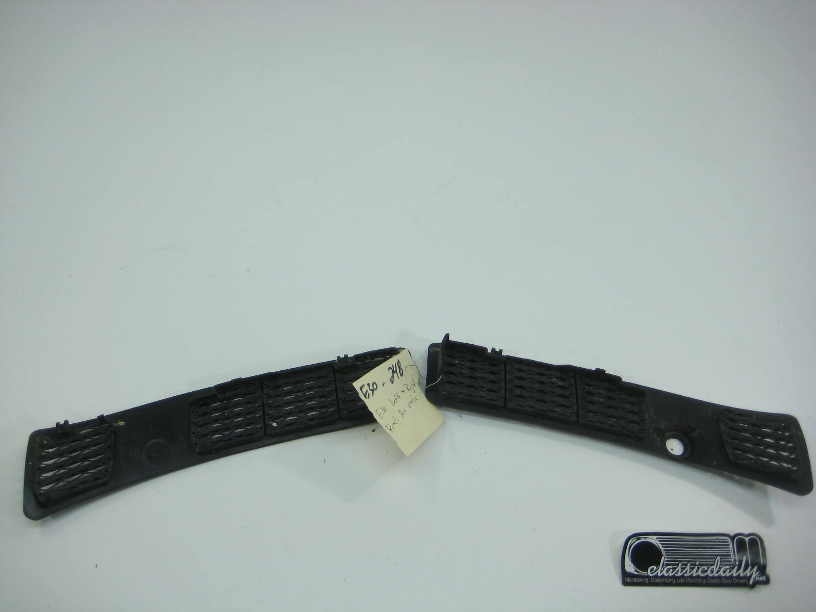 bmw e30 325 318 left and right fresh air vents