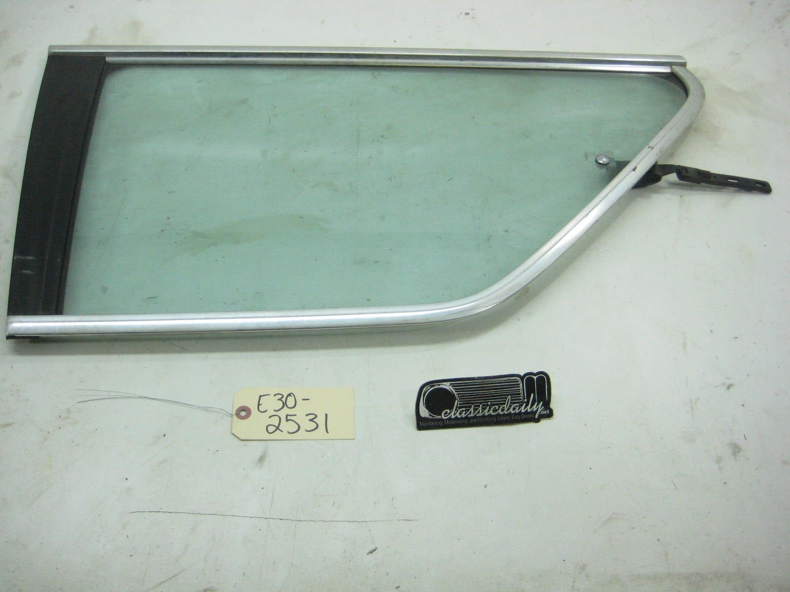 bmw e30 325 318 passenger side flip out coupe rear side window