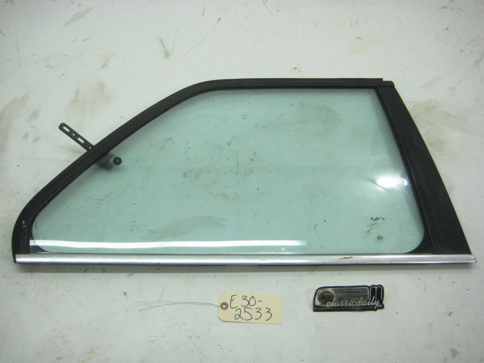 bmw e30 325 318 passenger side flip out coupe rear side window 2