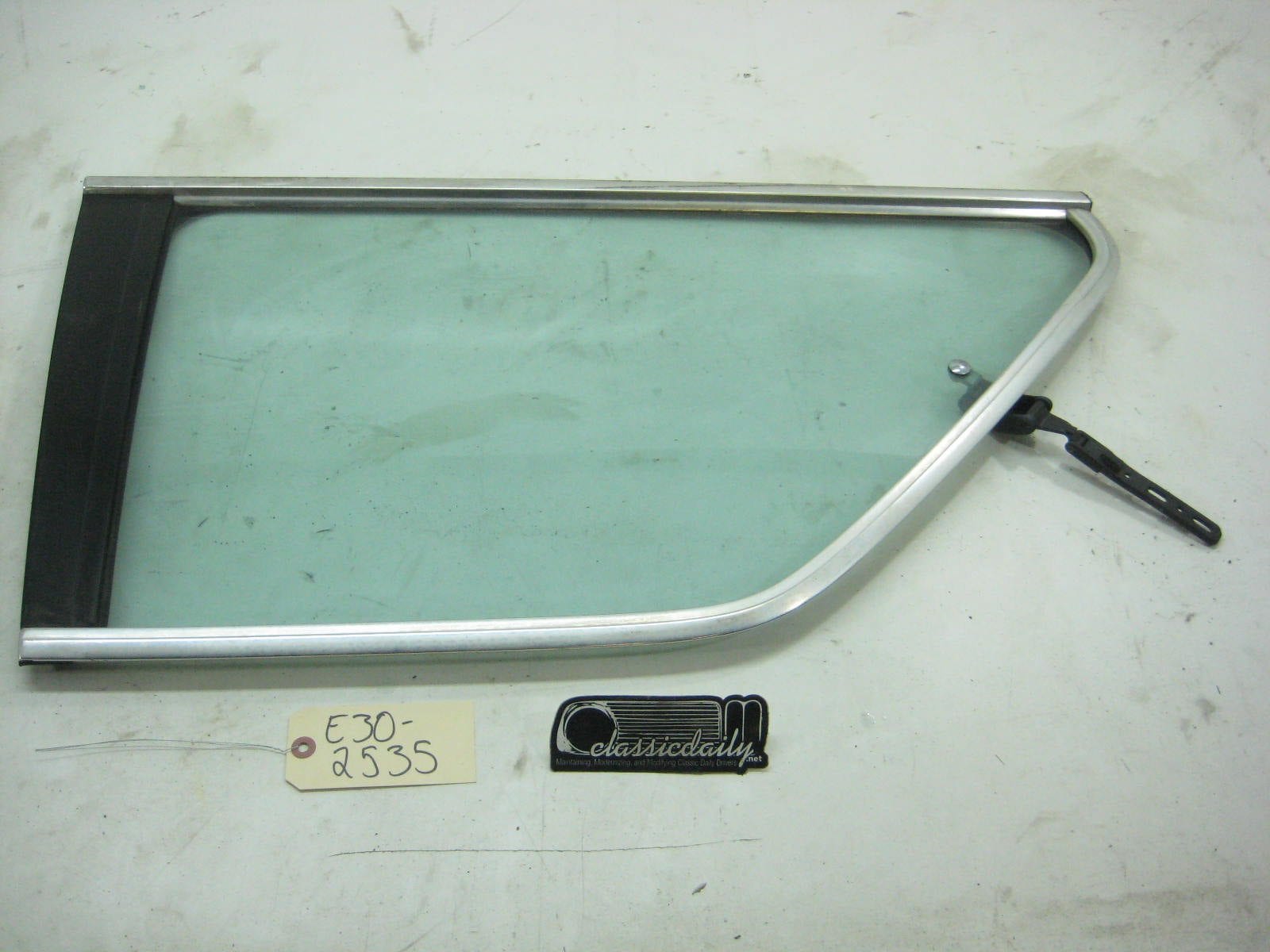 bmw e30 325 318 passenger side flip out coupe rear side window 4
