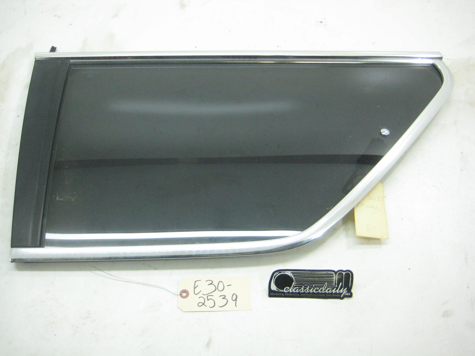 bmw e30 325 318 passenger side flip out coupe rear side window 6