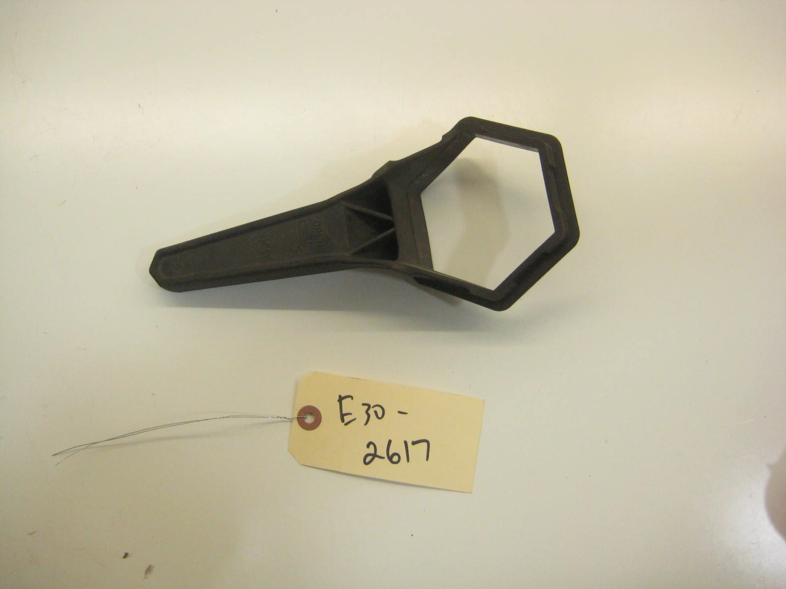 bmw e30 325 318 wheel cap wrench