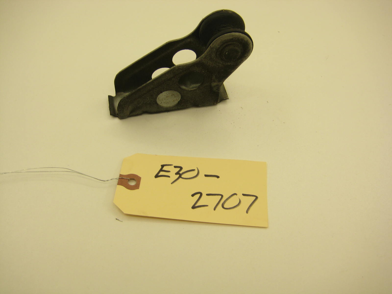 bmw e30 325 318 hood roller bracket