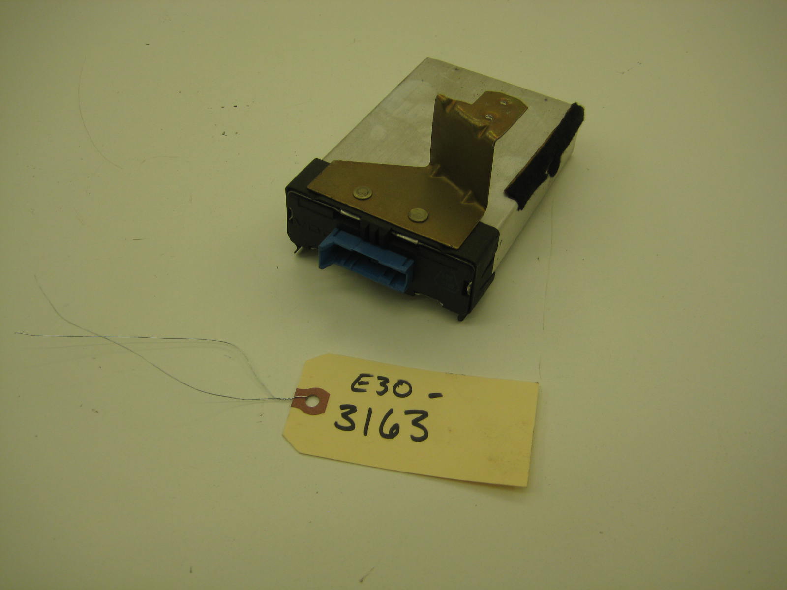 BMW E30 318 325 Cruise Control Module