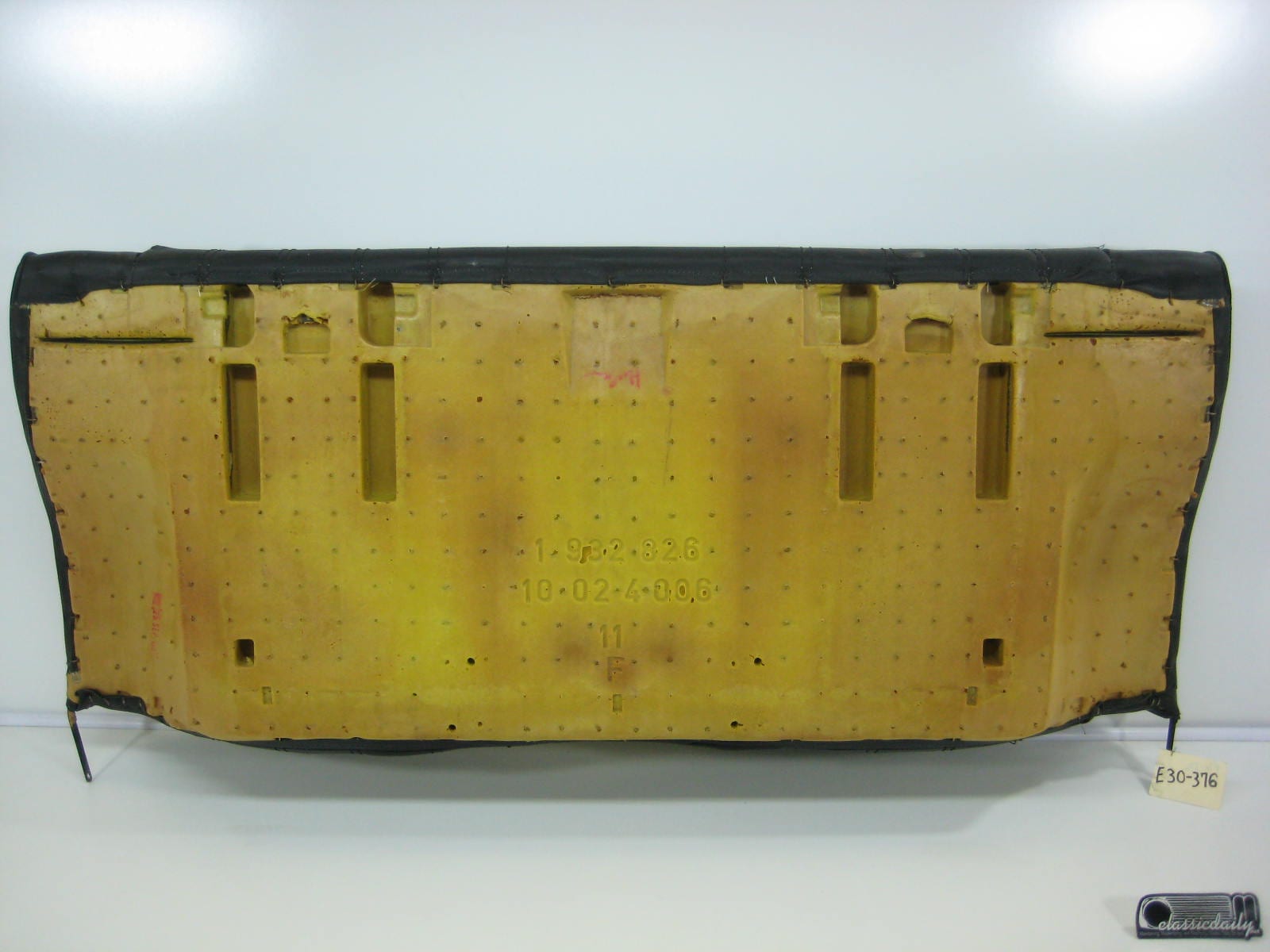 bmw e30 325 318 black rear back seat back