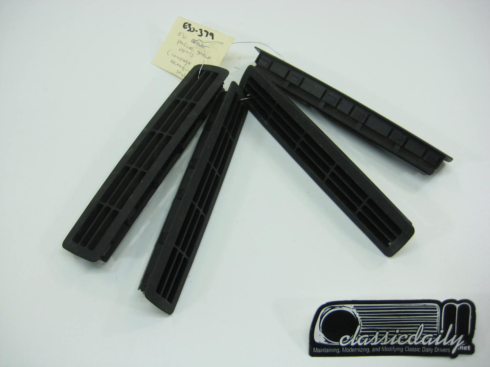 bmw e30 325 318 set of four 4 rear parcel shelf vents