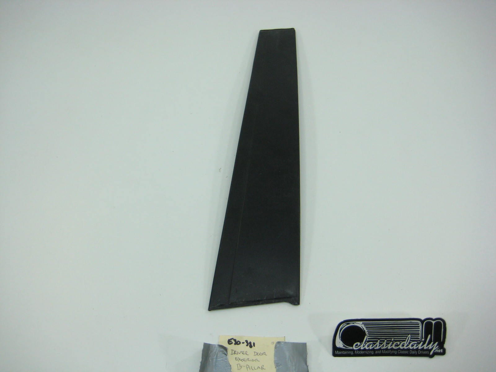 bmw e30 325 318 driver door exterior b pillar trim