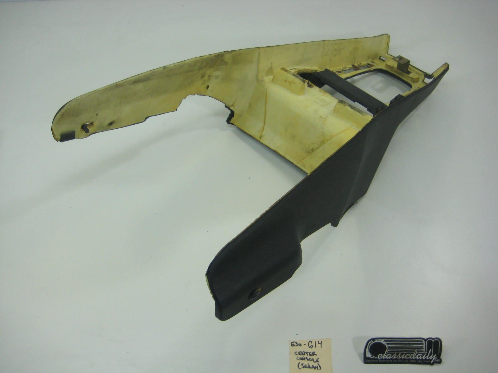 bmw e30 325 318 sedan center console