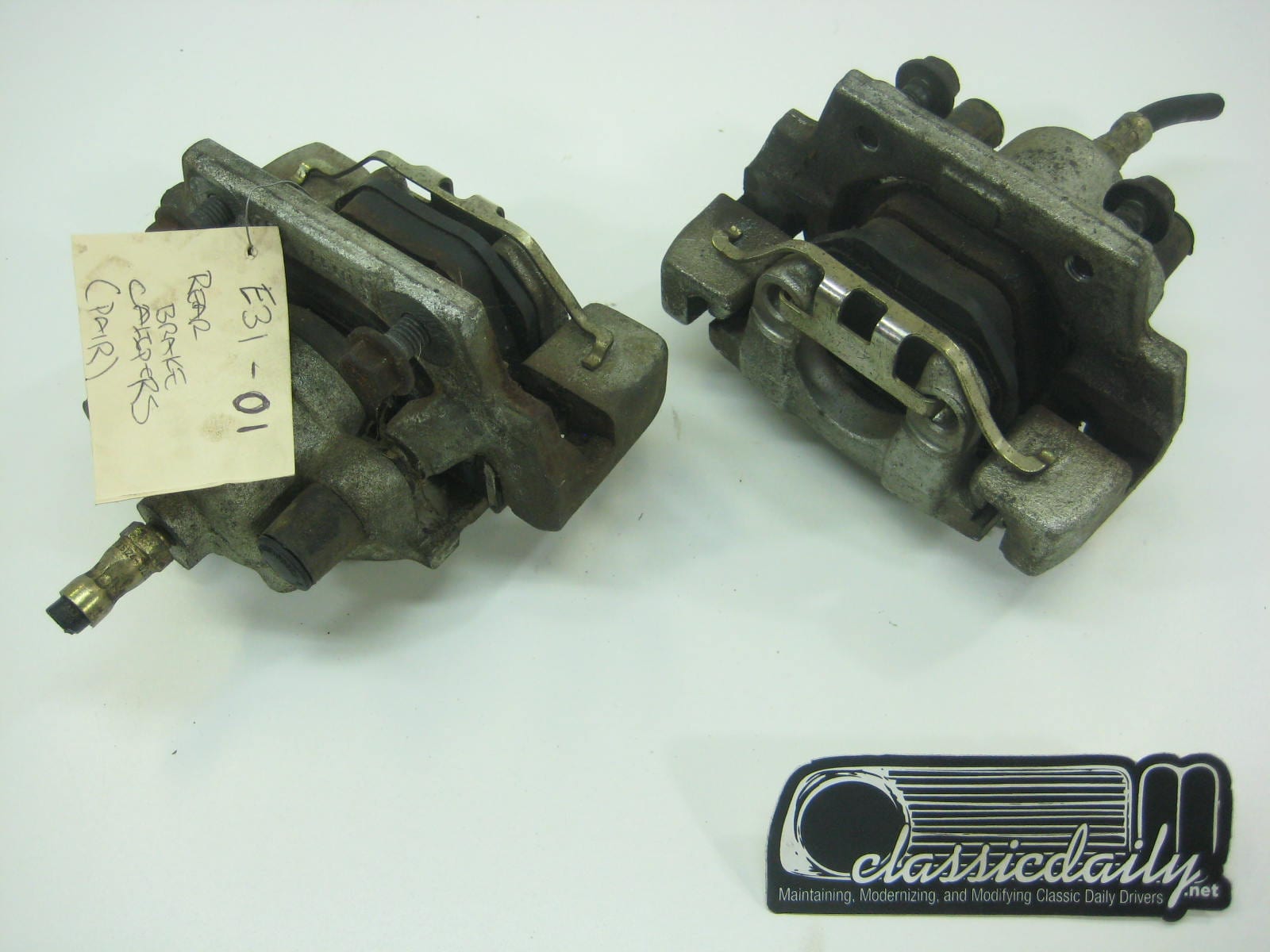 bmw e31 pair of rear brake calipers