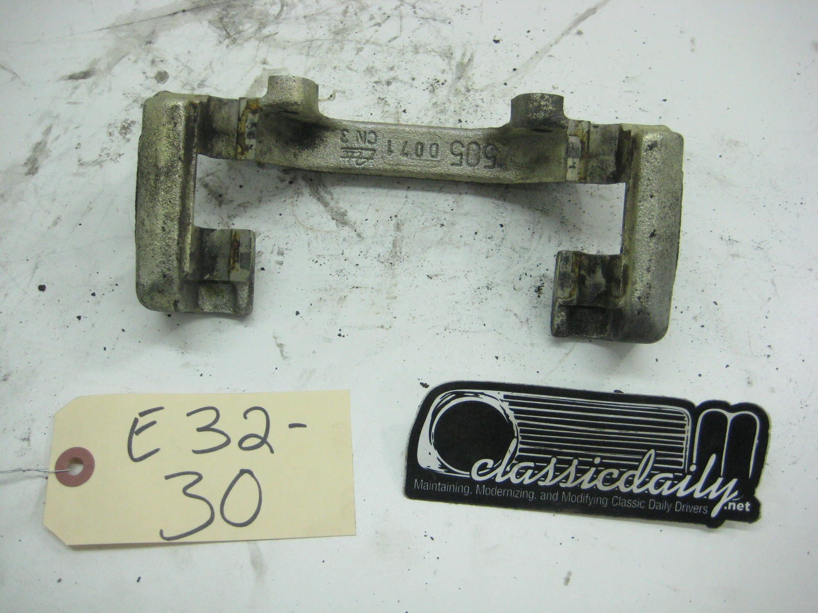 used parts front brake caliper bracket 34 11 1 160 366 2