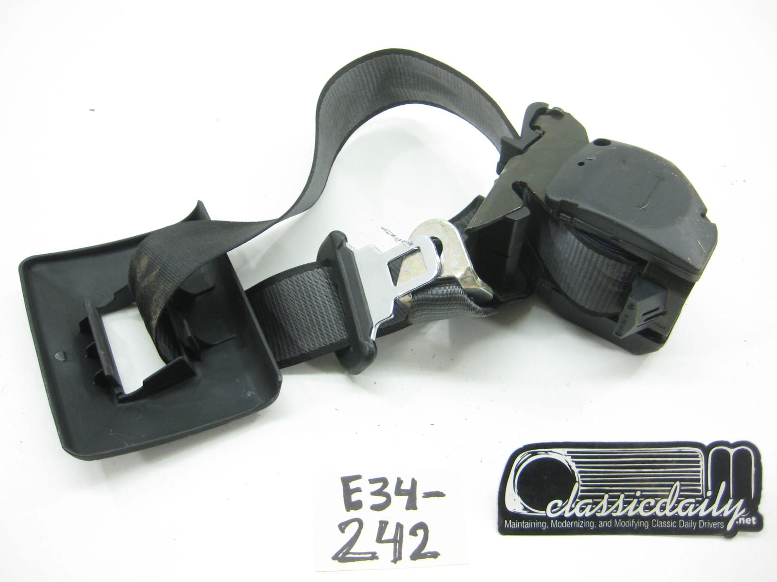 bmw e34 535 525 540 530 rear seat belt mechanism 2