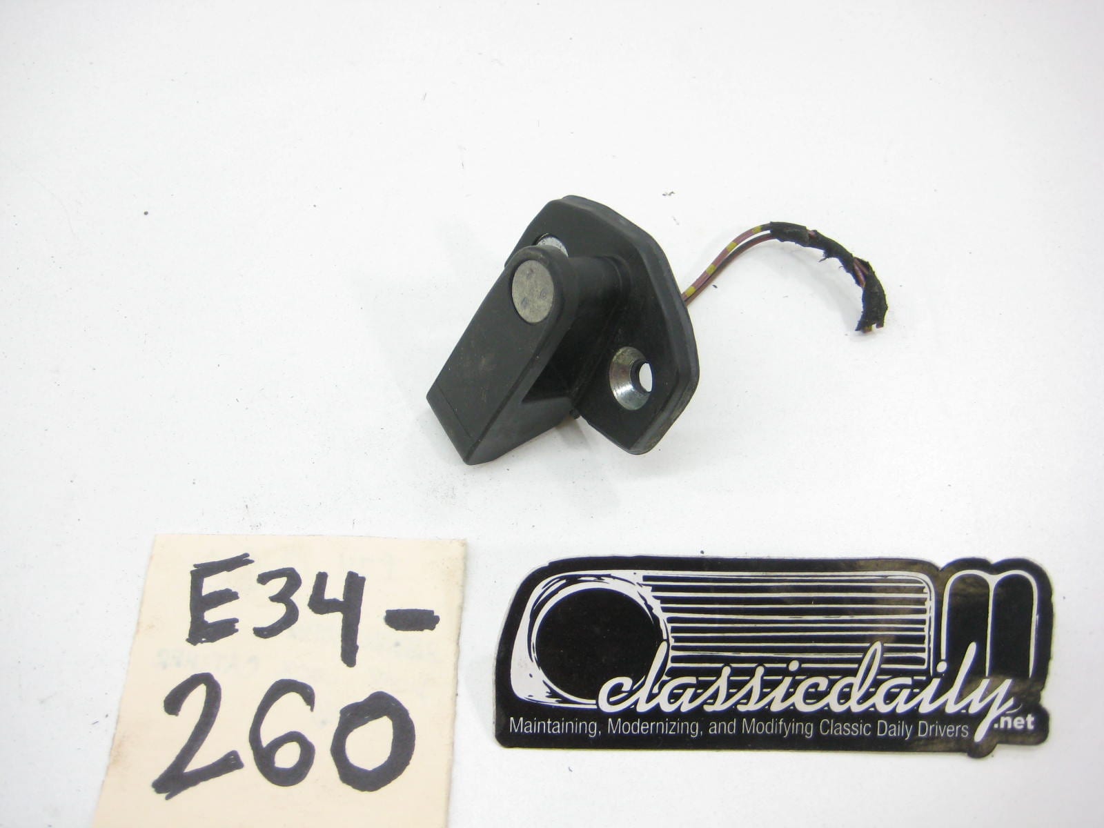 bmw e34 535 525 540 530 door lock catcher grab latch