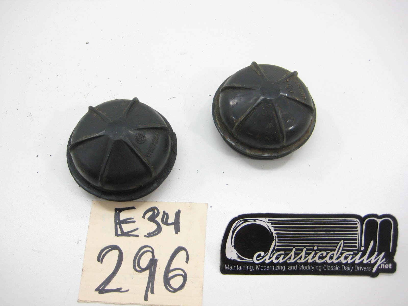 bmw e34 535 525 540 530 front strut cap covers
