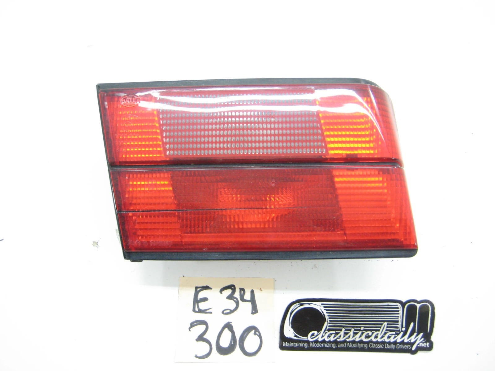 bmw e34 535 525 540 530 drivers side tail light in trunk