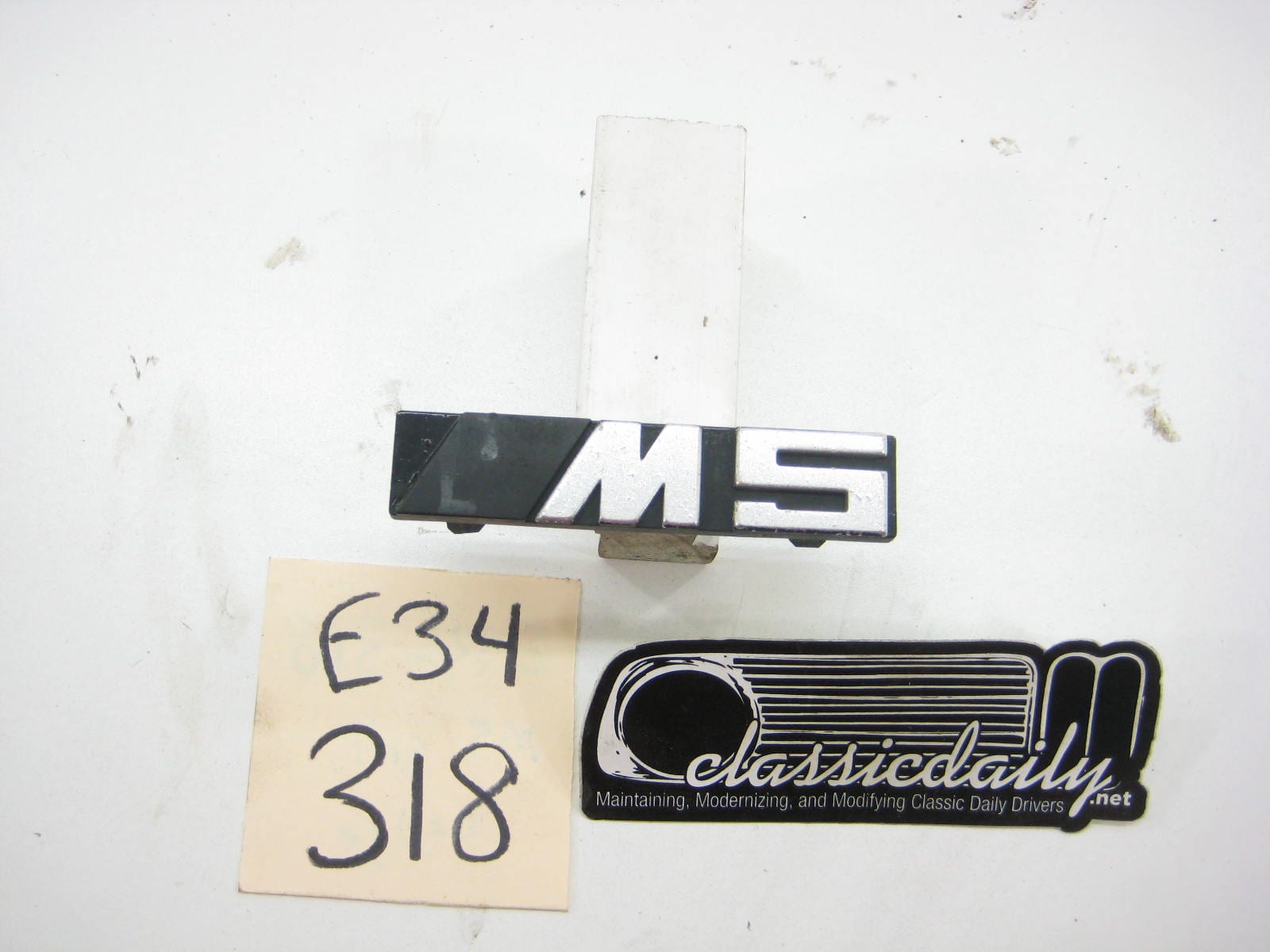 bmw e34 535 525 540 530 m5 grill badge
