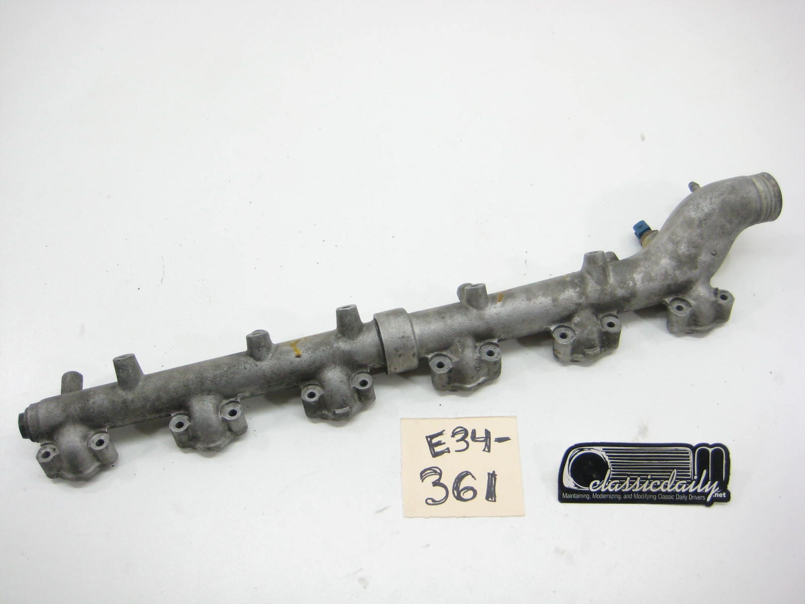 bmw e34 m5 m5 s38 coolant pipe on head 2