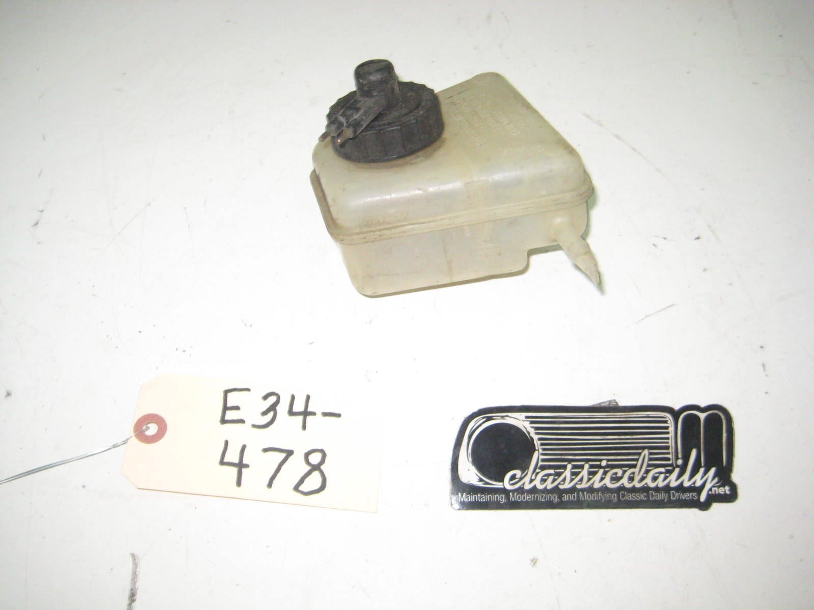 bmw e34 535 m5 brake fluid tank reservoir