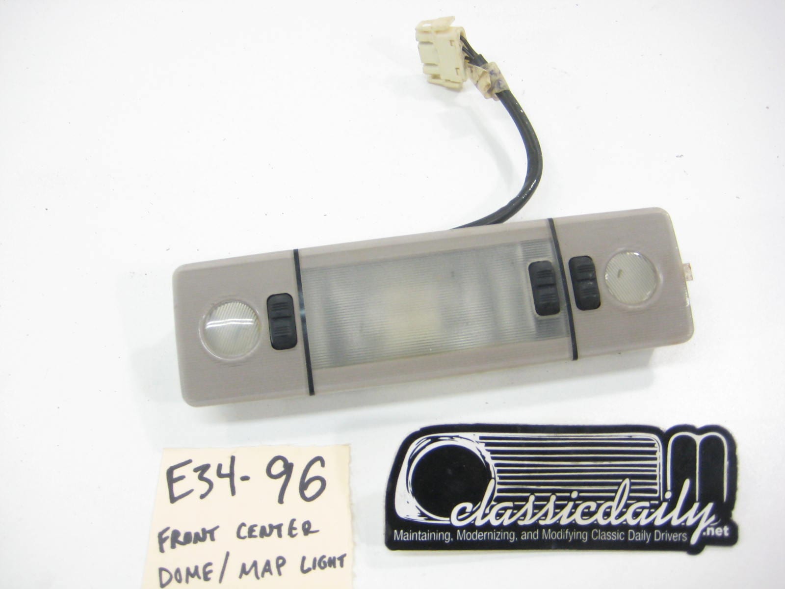 bmw e34 535 525 front center dome map light 3