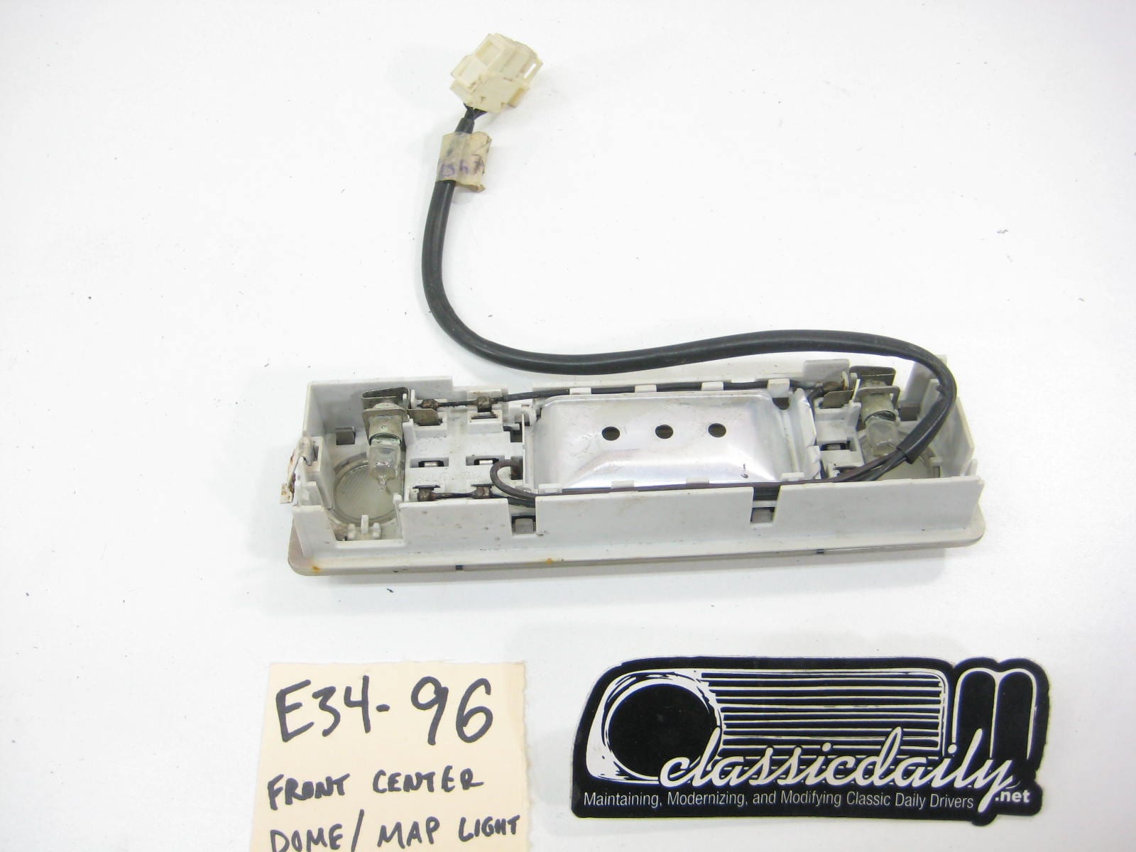 bmw e34 535 525 front center dome map light 3