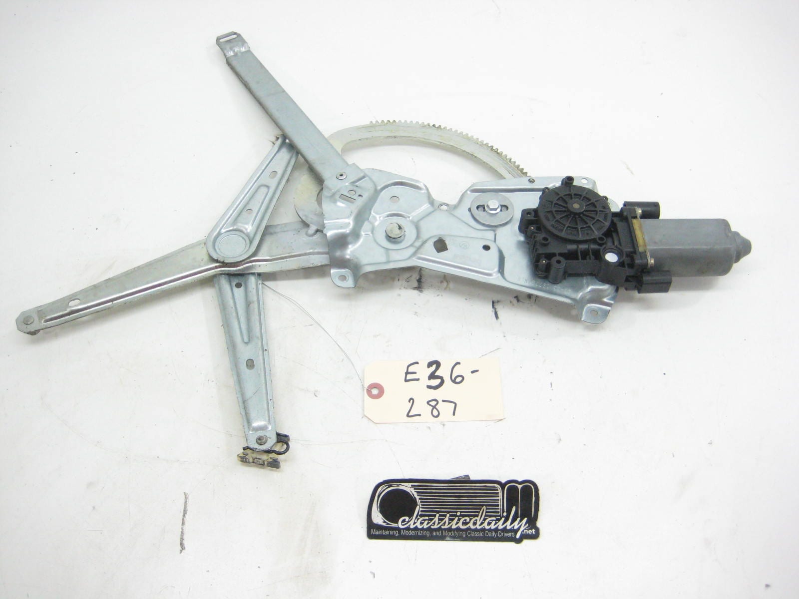 bmw e36 325 328 m3 passenger front sedan door regulator