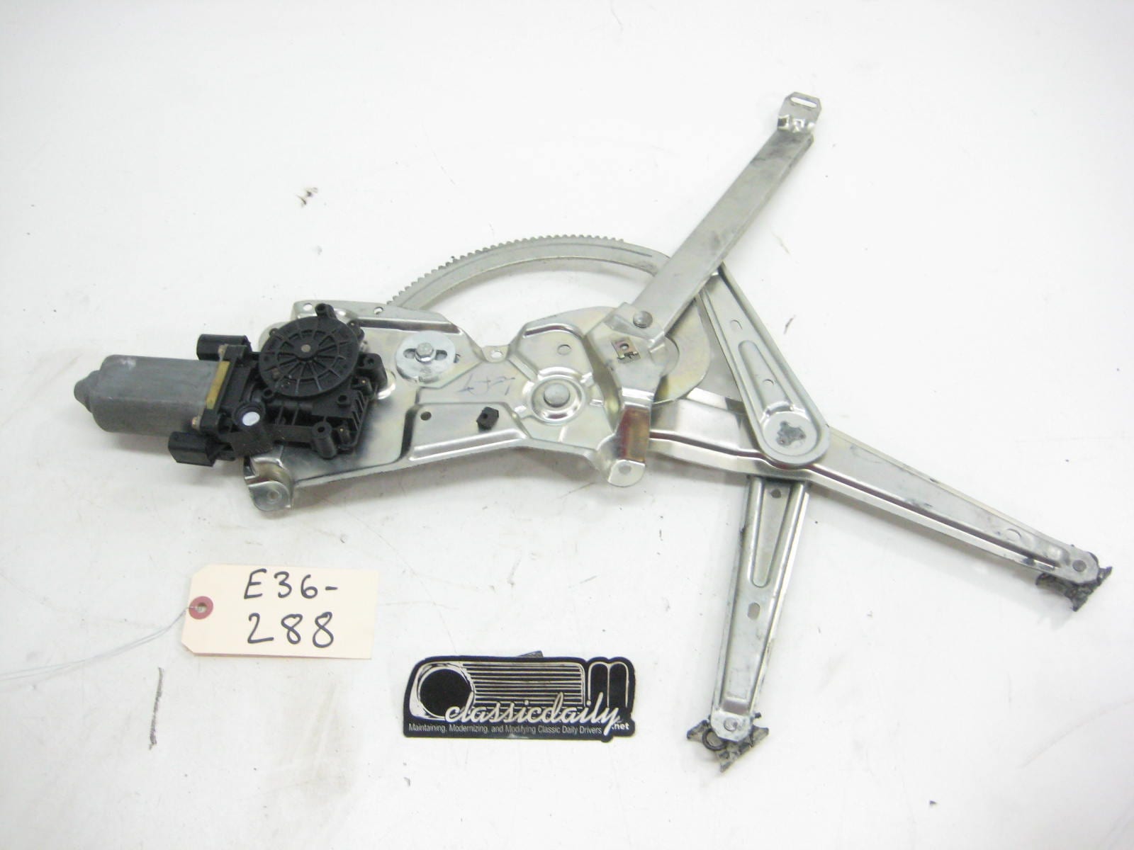 bmw e36 325 328 m3 driver front sedan door regulator