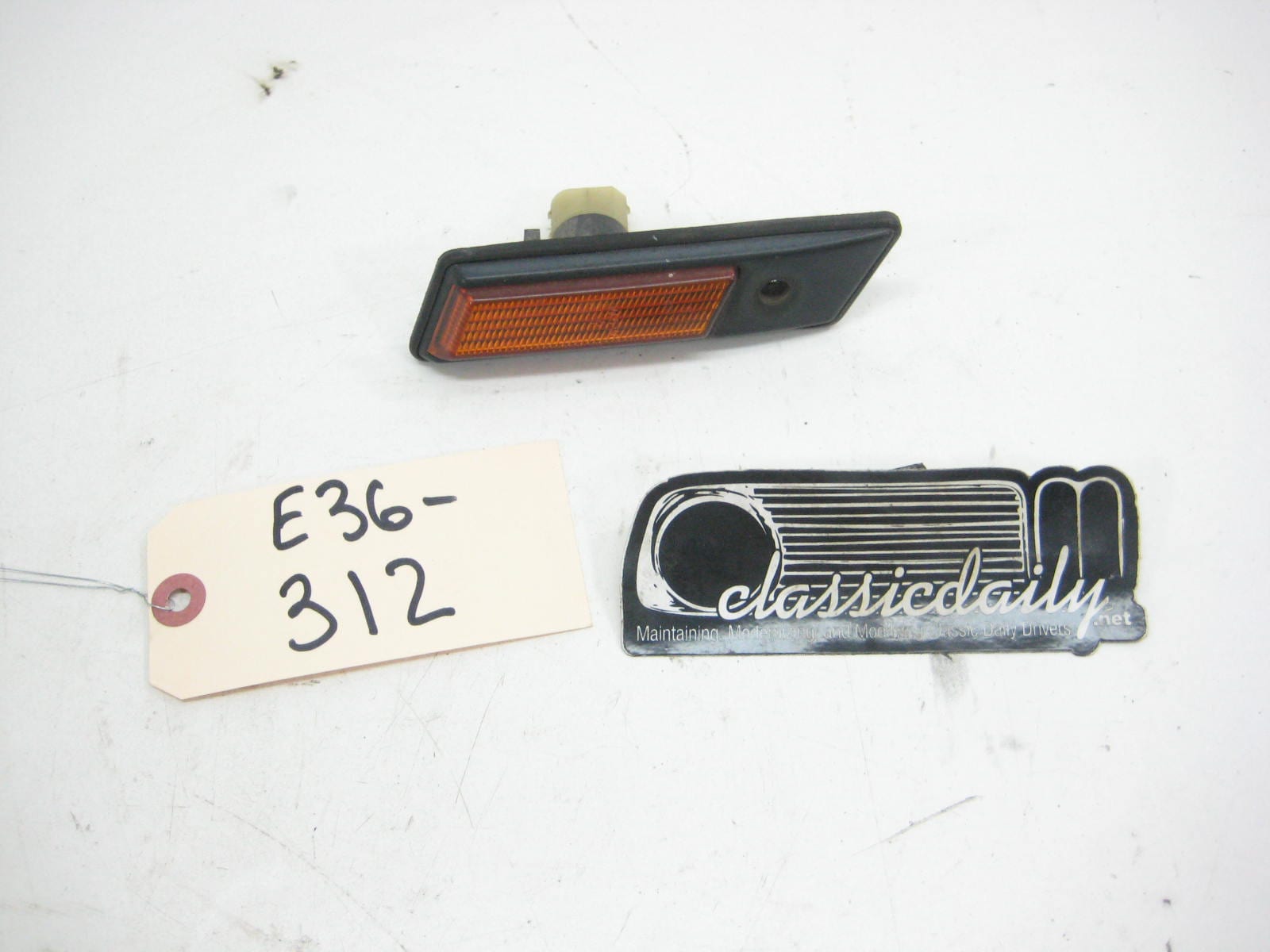 bmw e36 325 328 m3 right fender blinker