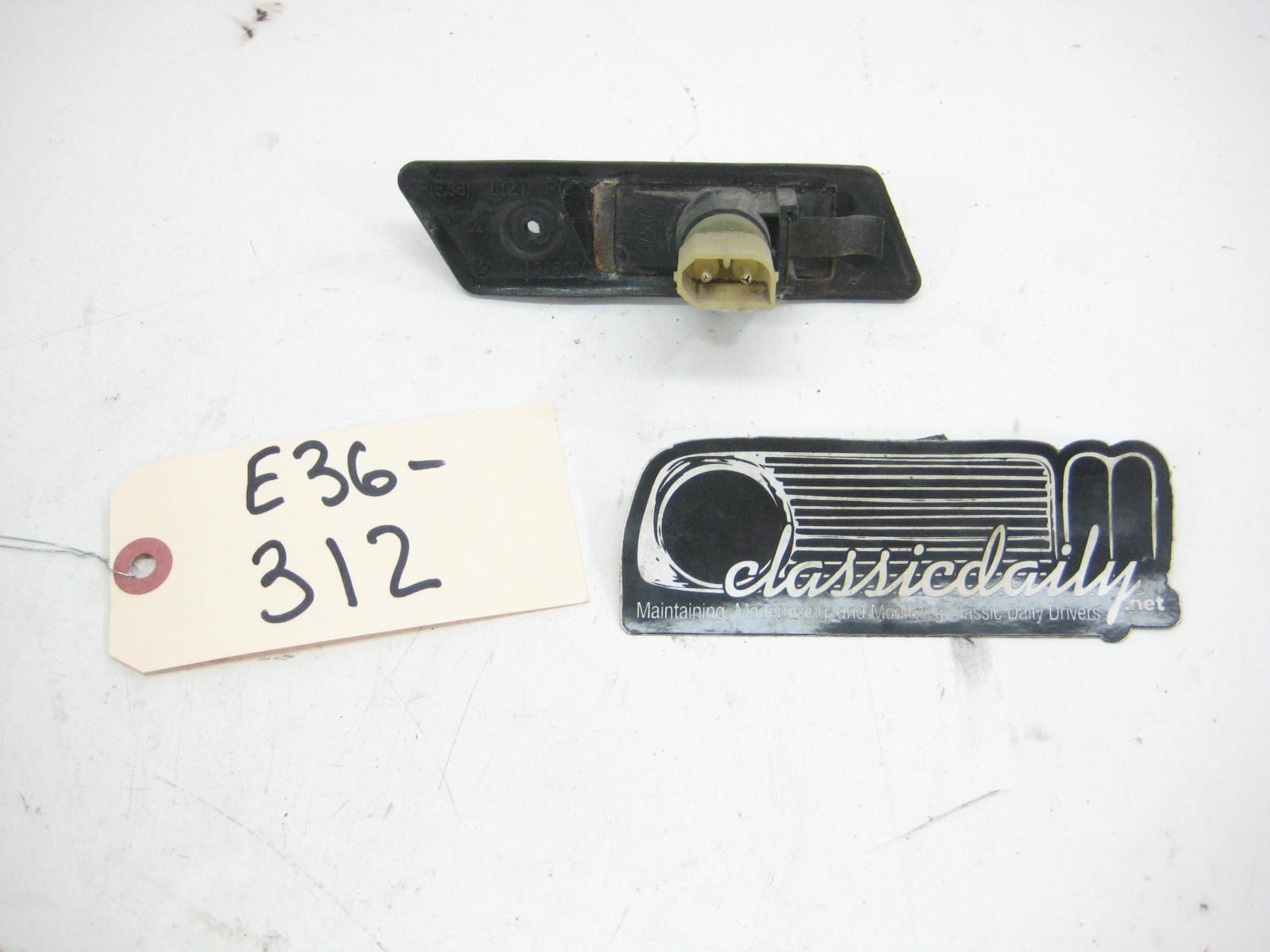 bmw e36 325 328 m3 right fender blinker