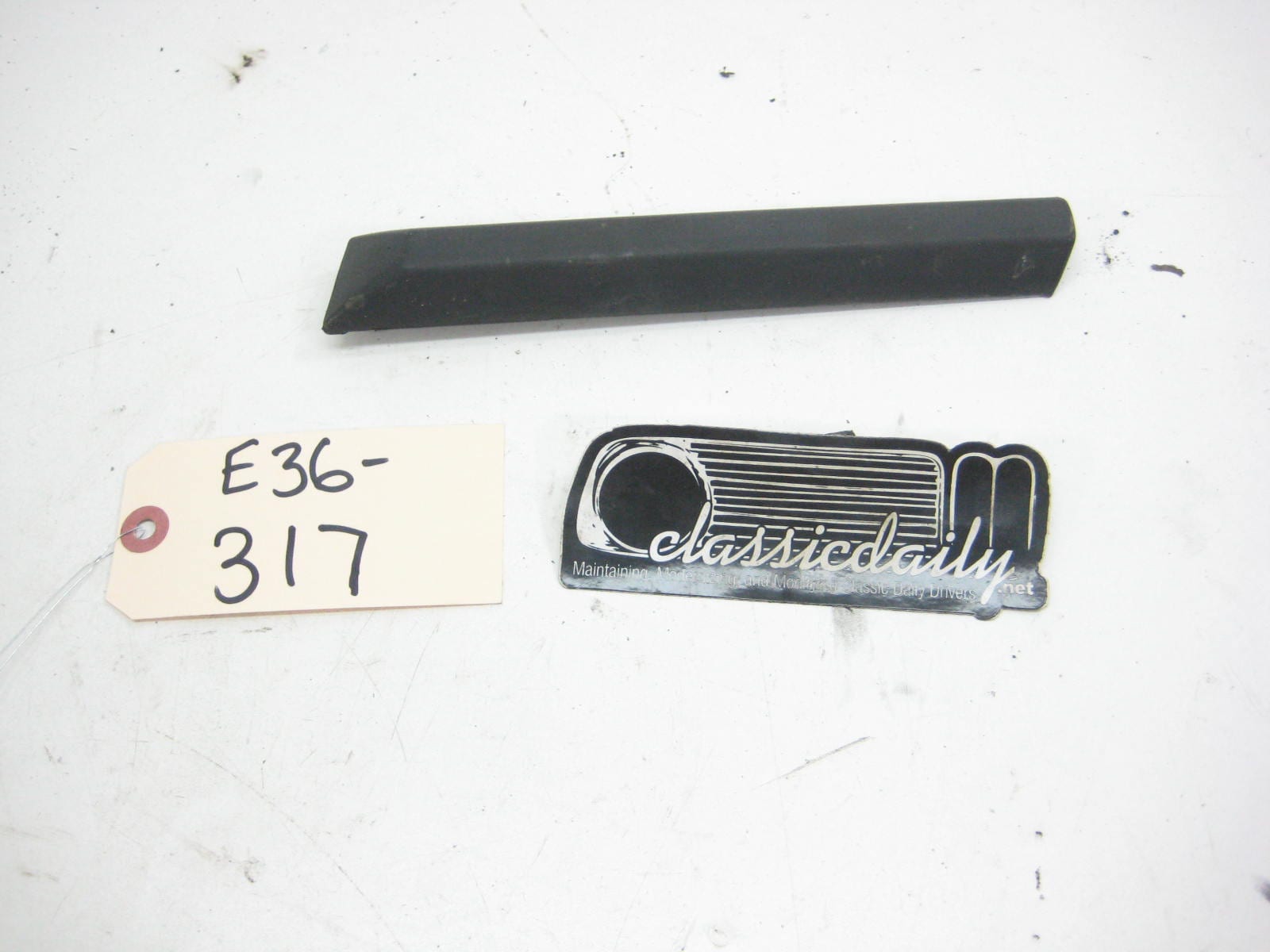 bmw e36 325 328 m3 passenger fender lower pump trim