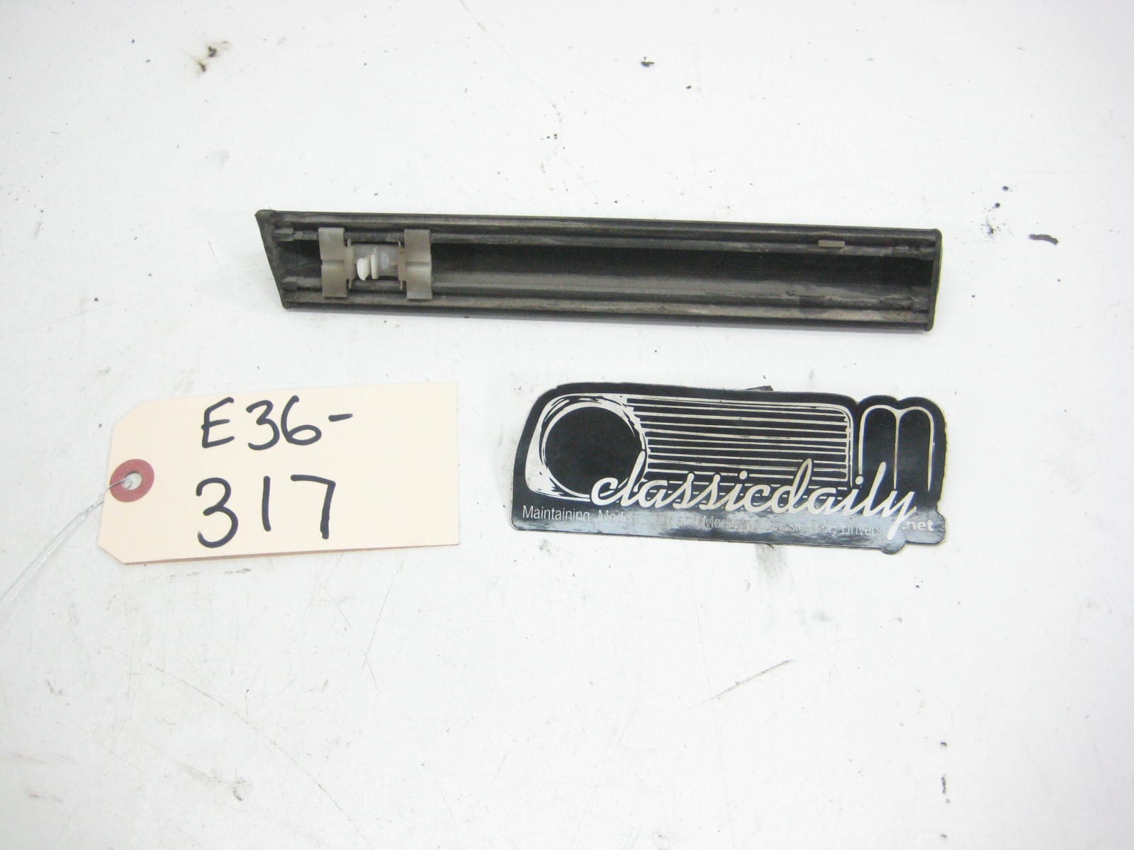 bmw e36 325 328 m3 passenger fender lower pump trim