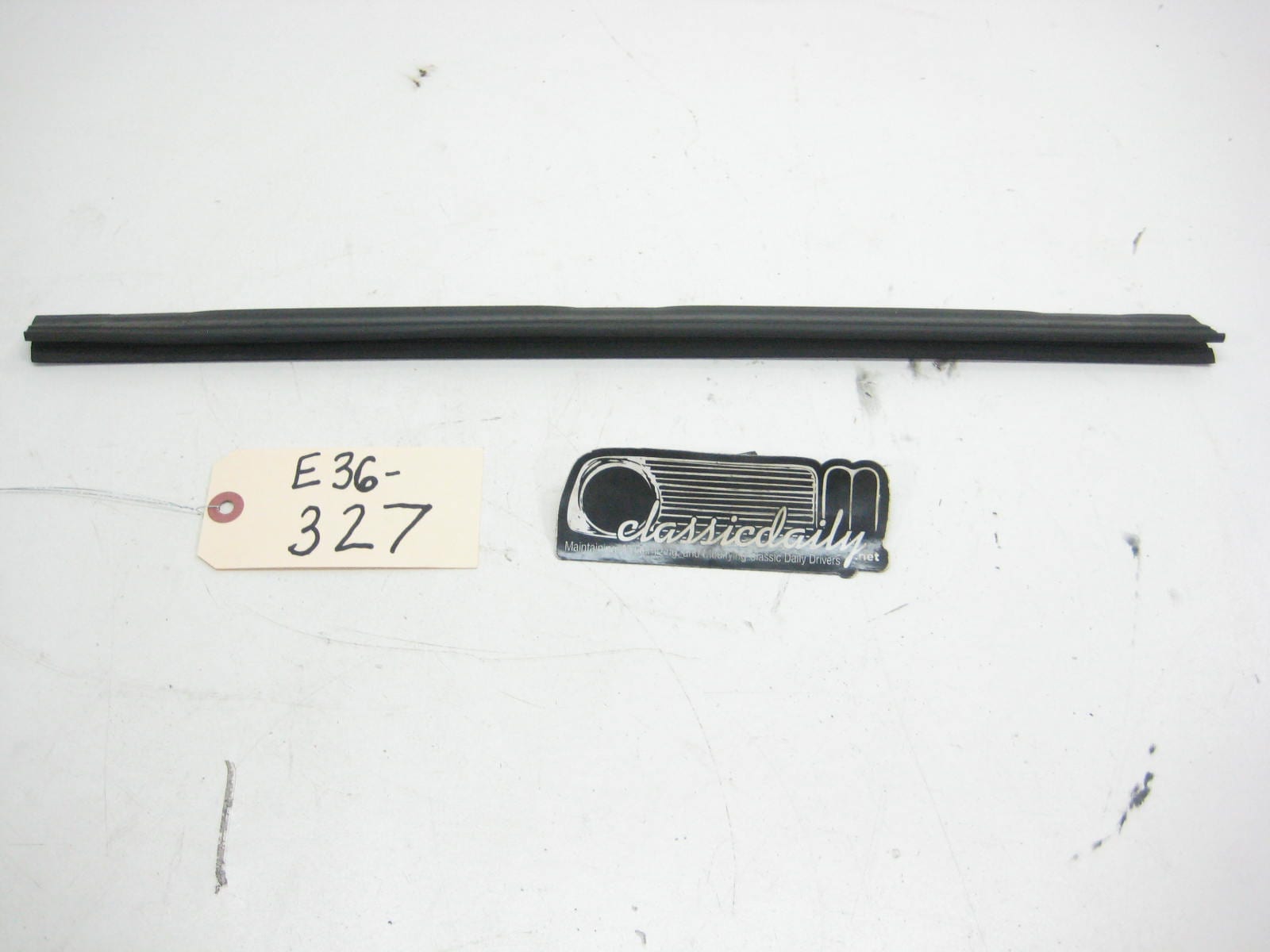 bmw e36 325 328 m3 drivers rear sedan window trim seal