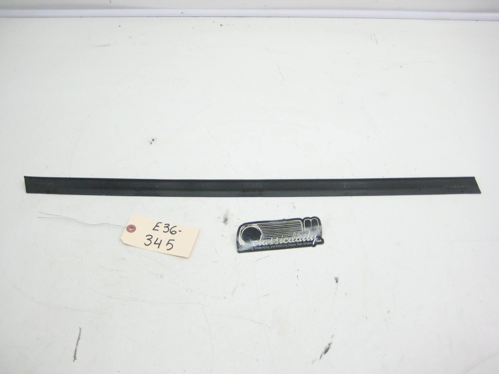 bmw e36 325 328 m3 front driver sedan window seal
