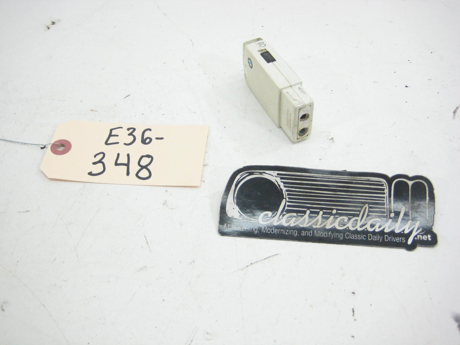 bmw e36 325 328 m3 in glove box flash light