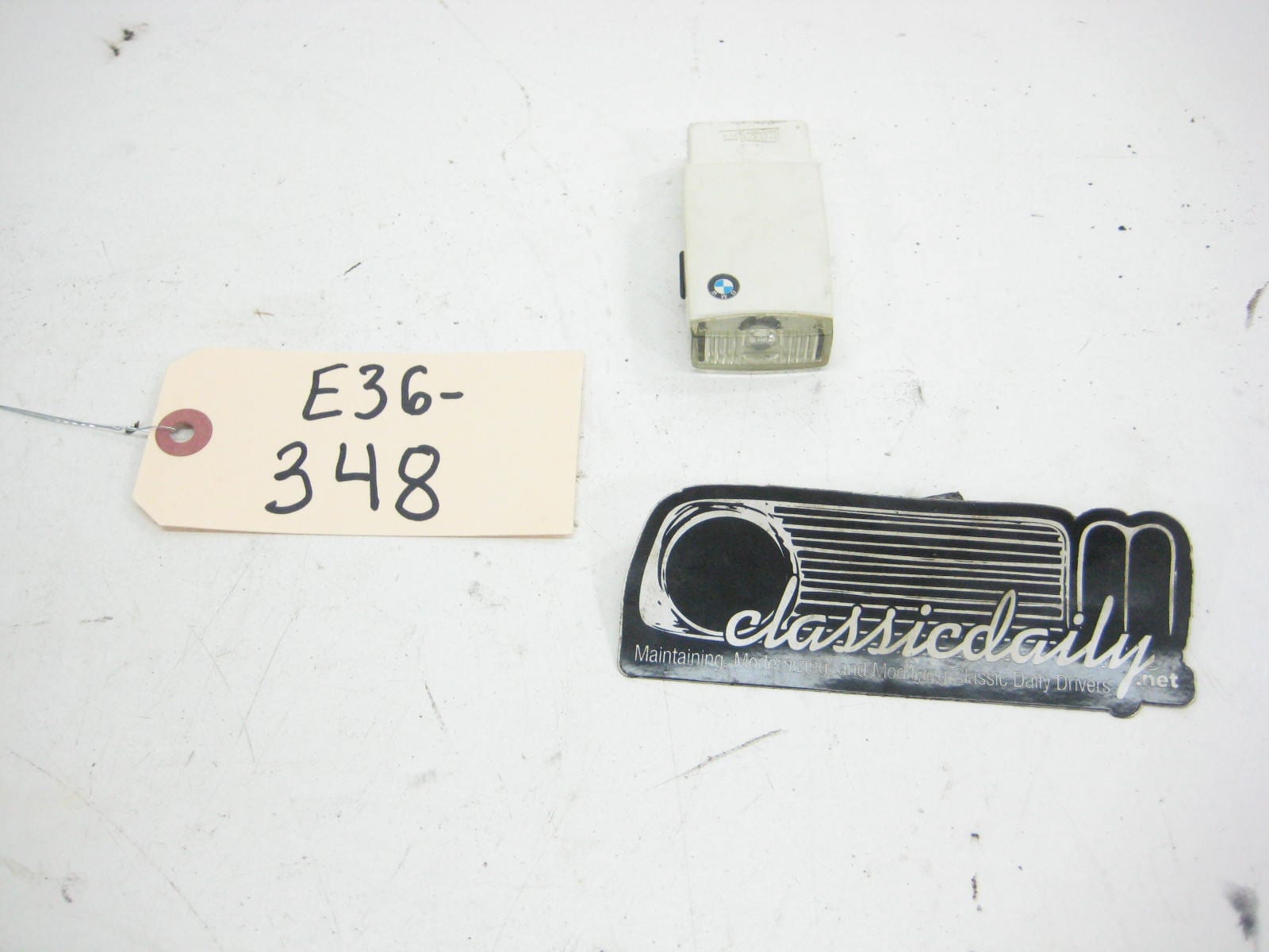 bmw e36 325 328 m3 in glove box flash light
