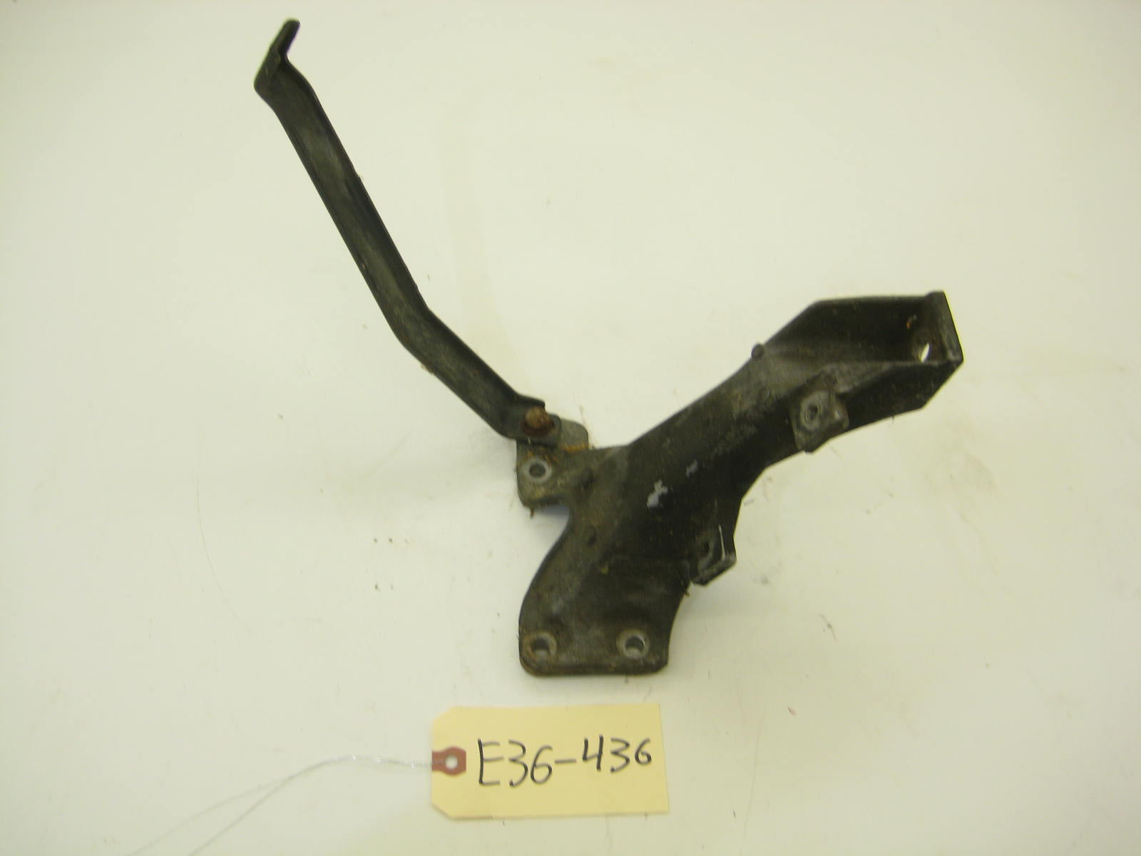 BMW E36 325 328 M3 Drivers Side Engine Mount Arm E36 436