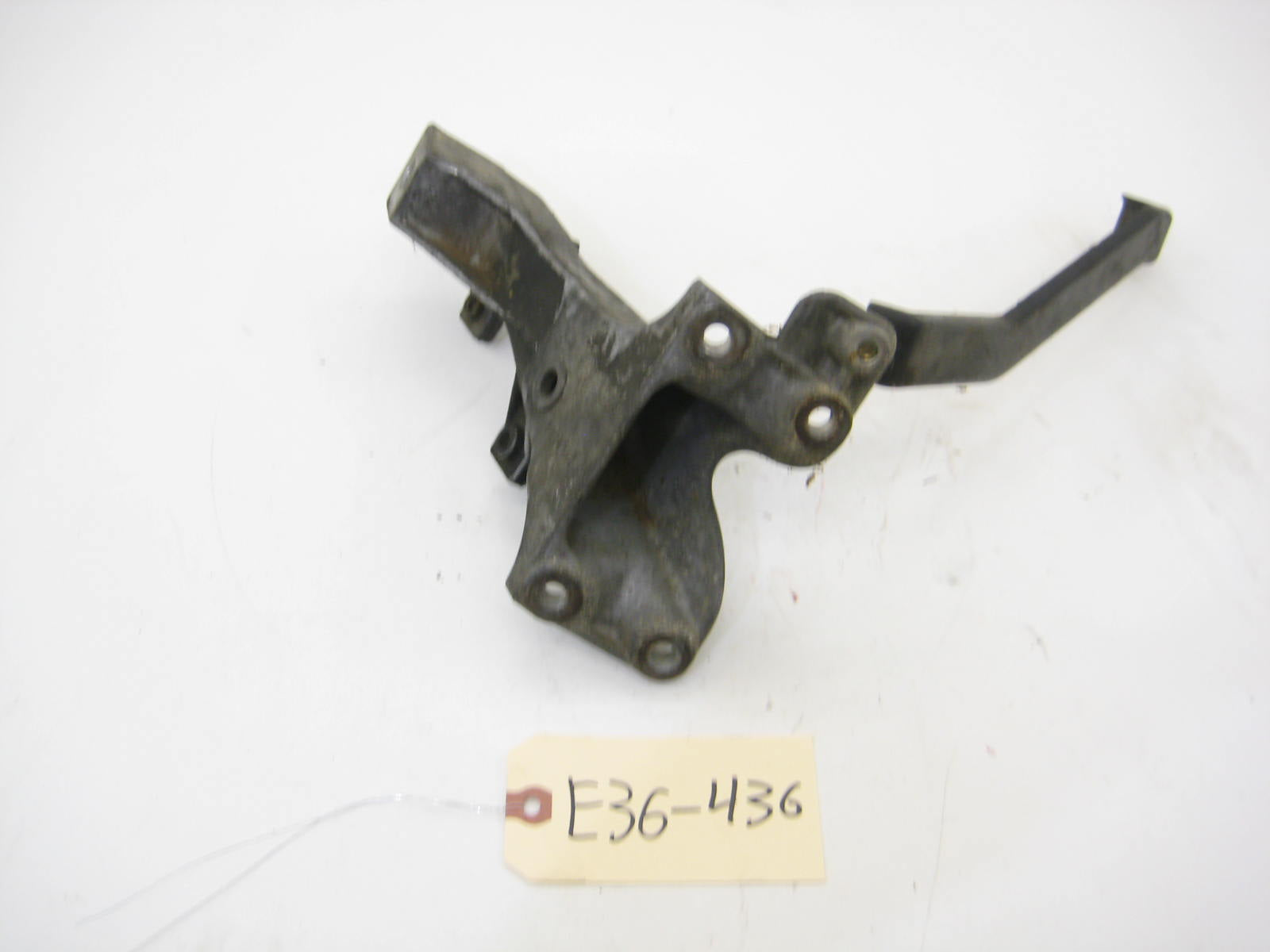 BMW E36 325 328 M3 Drivers Side Engine Mount Arm E36 436