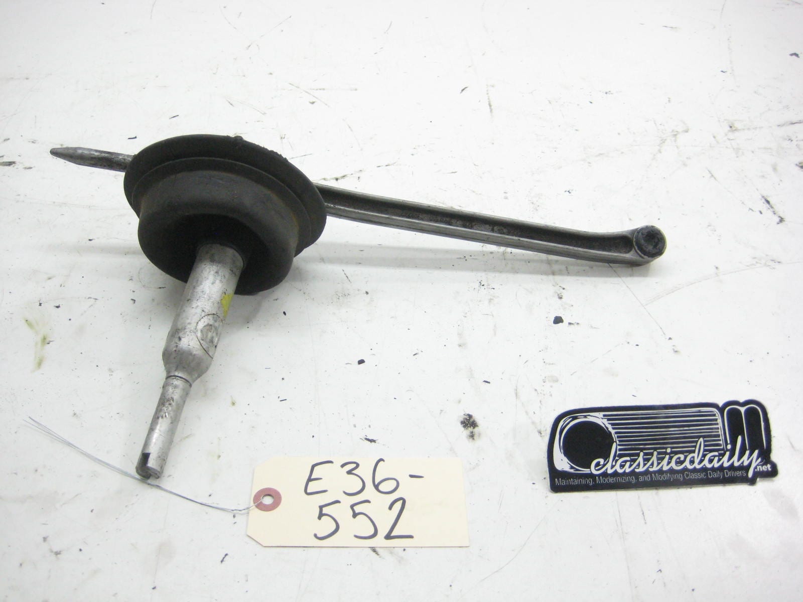 used parts shfiter carrier and lever center to center 11 1 221 540