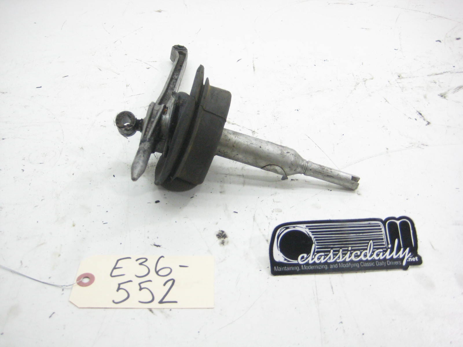 used parts shfiter carrier and lever center to center 11 1 221 540