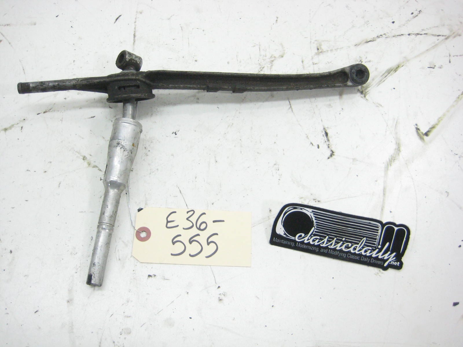 used parts shfiter carrier and lever center to center 9 3 4 1 220 522