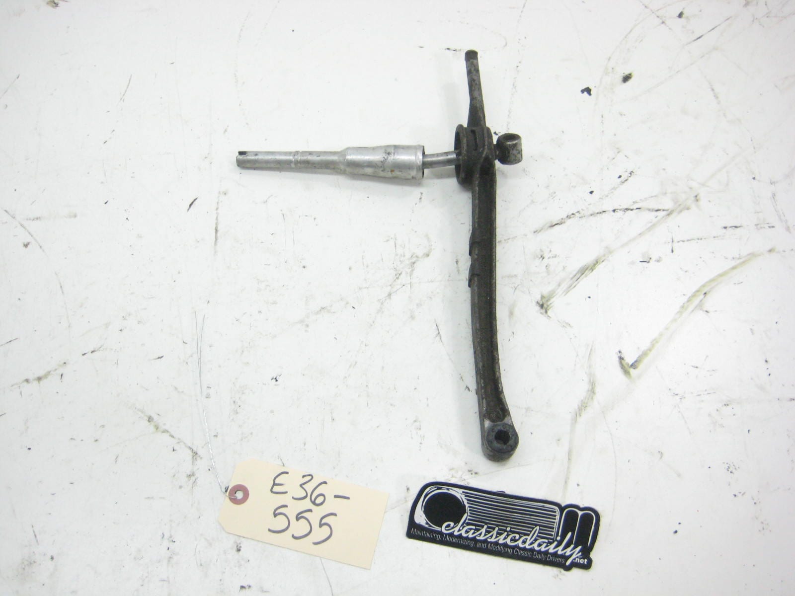 used parts shfiter carrier and lever center to center 9 3 4 1 220 522