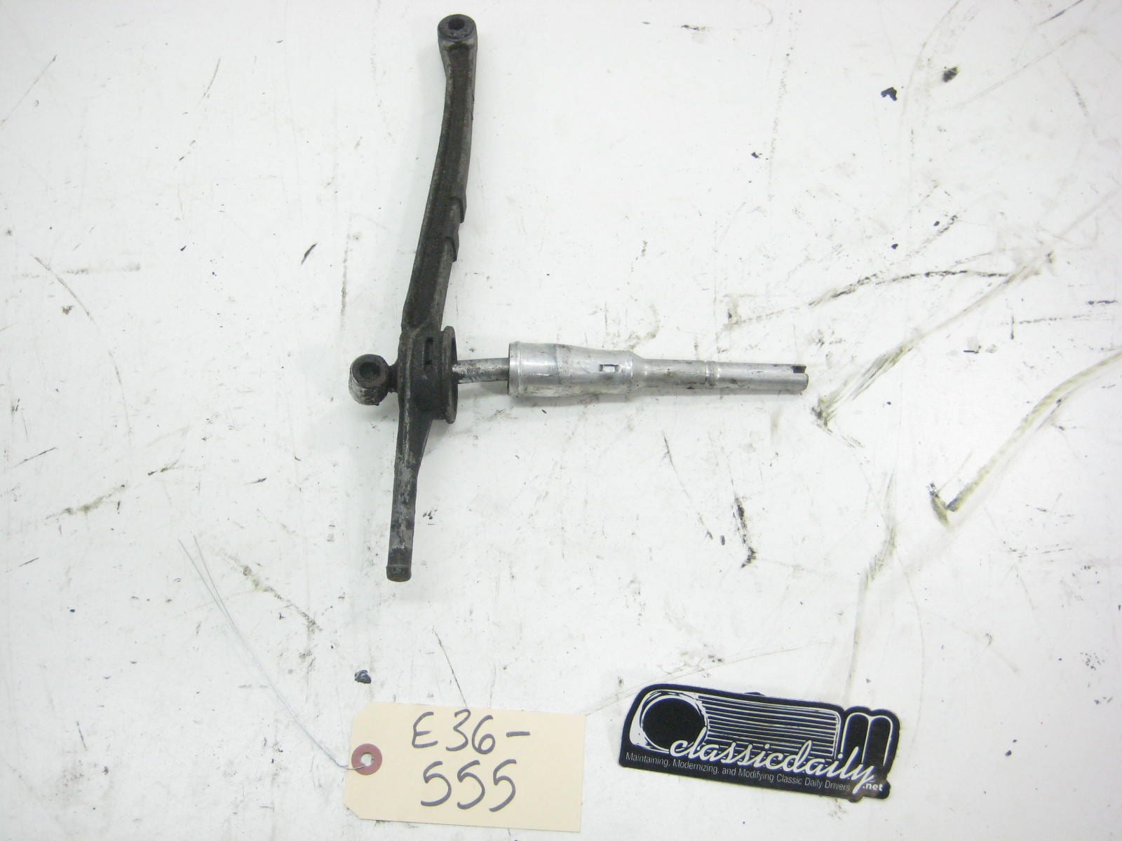 used parts shfiter carrier and lever center to center 9 3 4 1 220 522