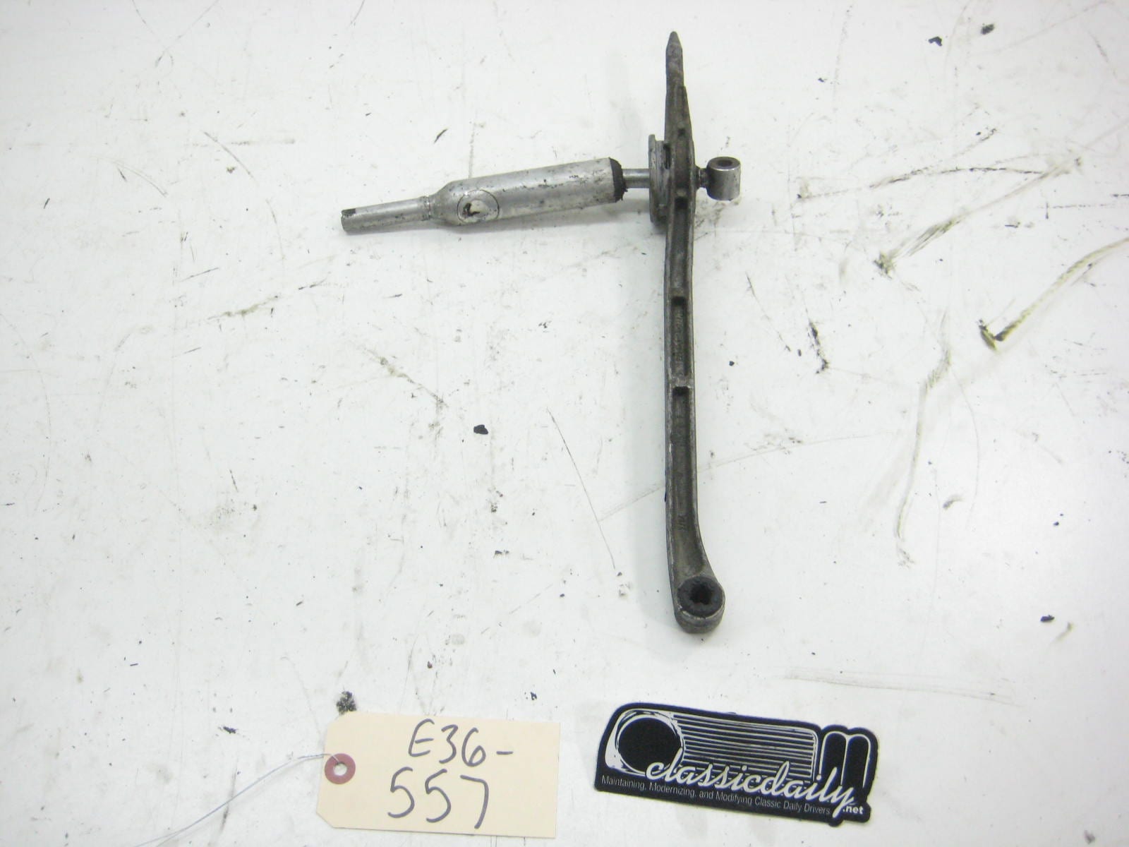 used parts shfiter carrier and lever center to center 11 1 221 540 2