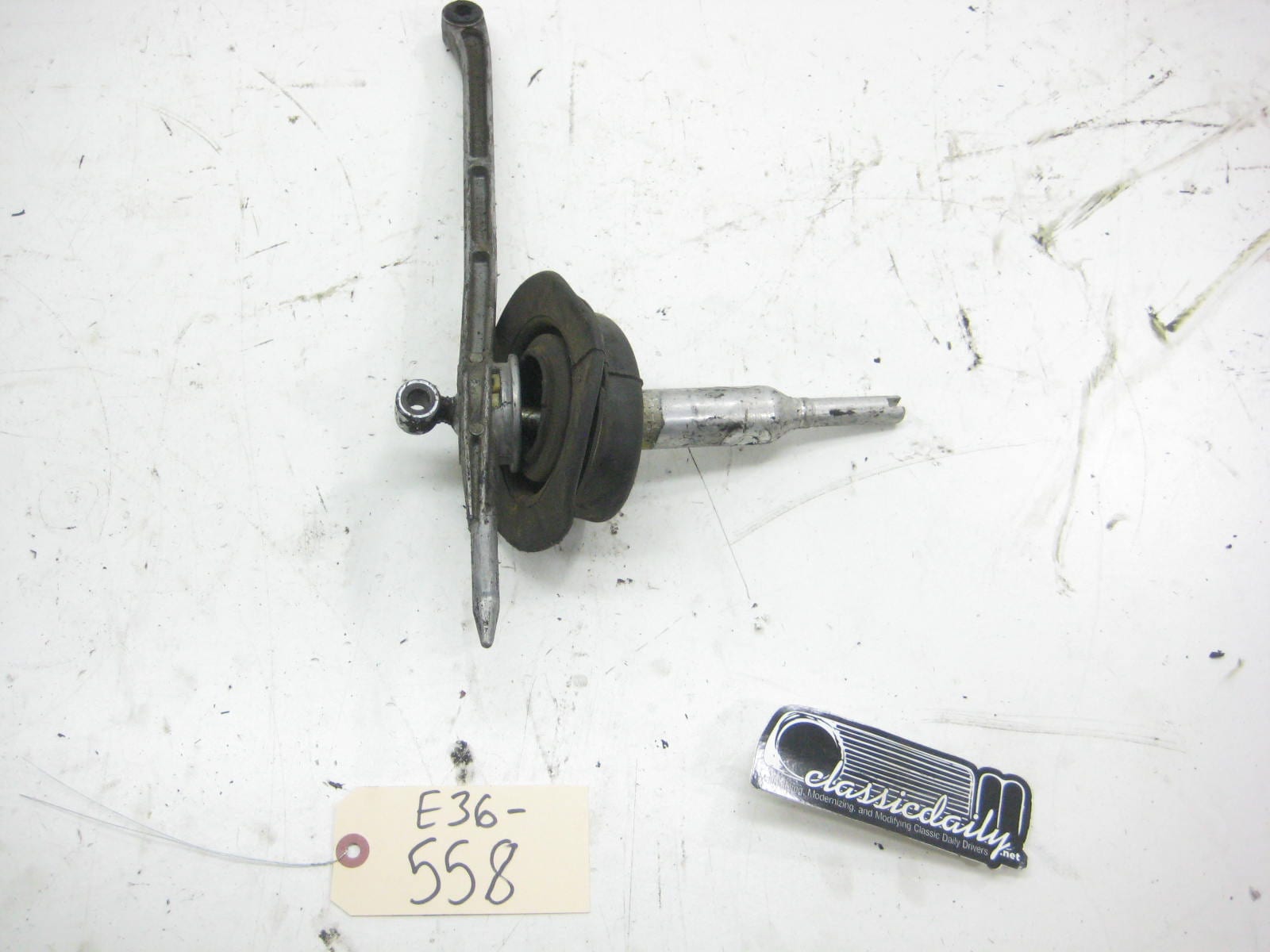 used parts shfiter carrier and lever center to center 11 1 221 540 3