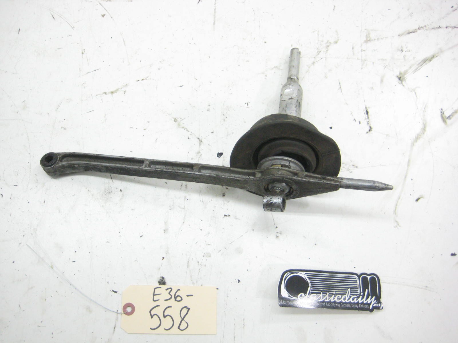 used parts shfiter carrier and lever center to center 11 1 221 540 3