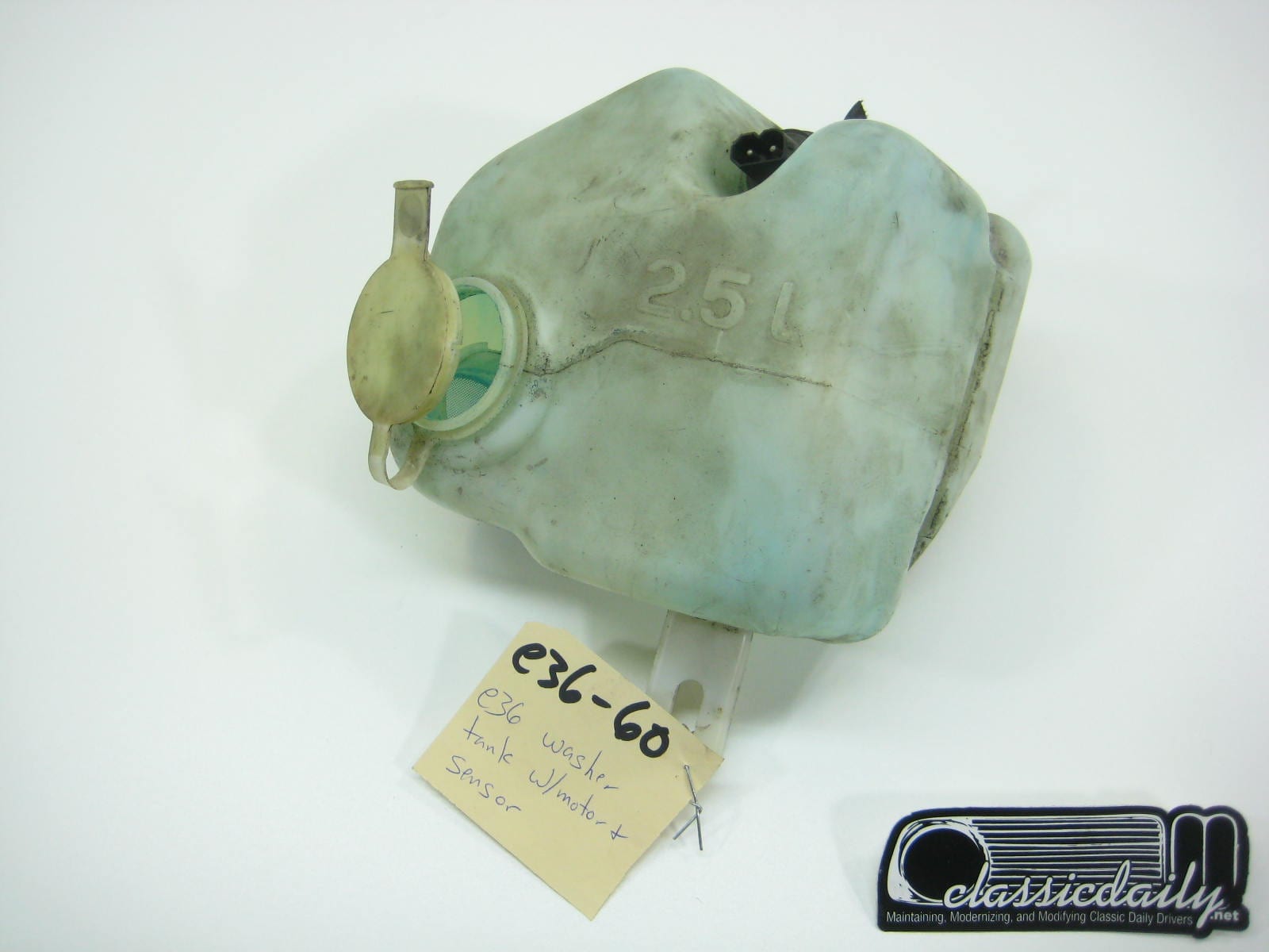 bmw e36 325 328 m3 washer tank w motor and sensor