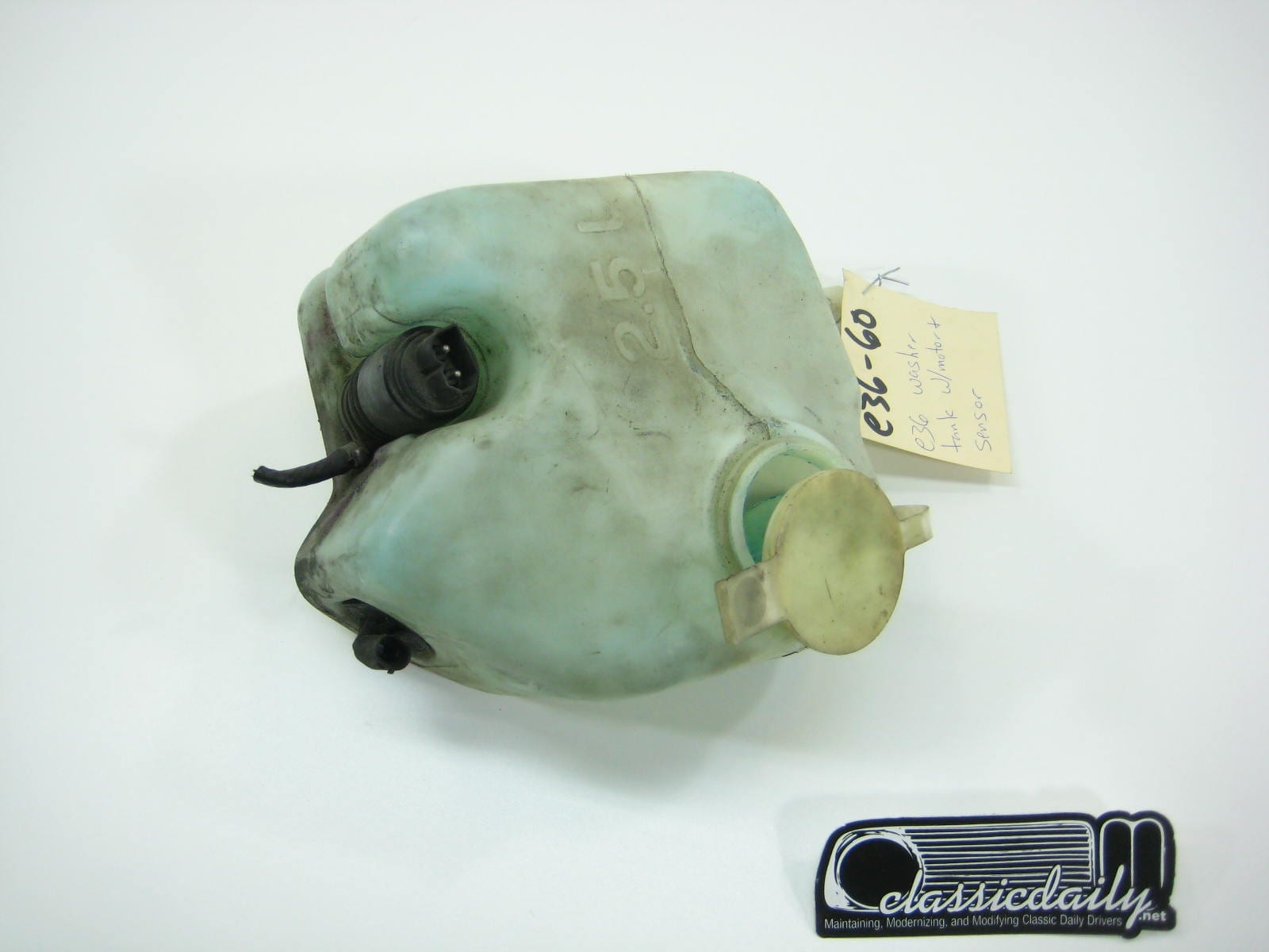 bmw e36 325 328 m3 washer tank w motor and sensor