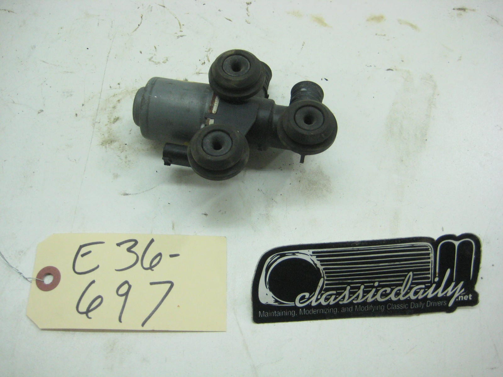 used parts heater valve 64 11 8 369 805 3
