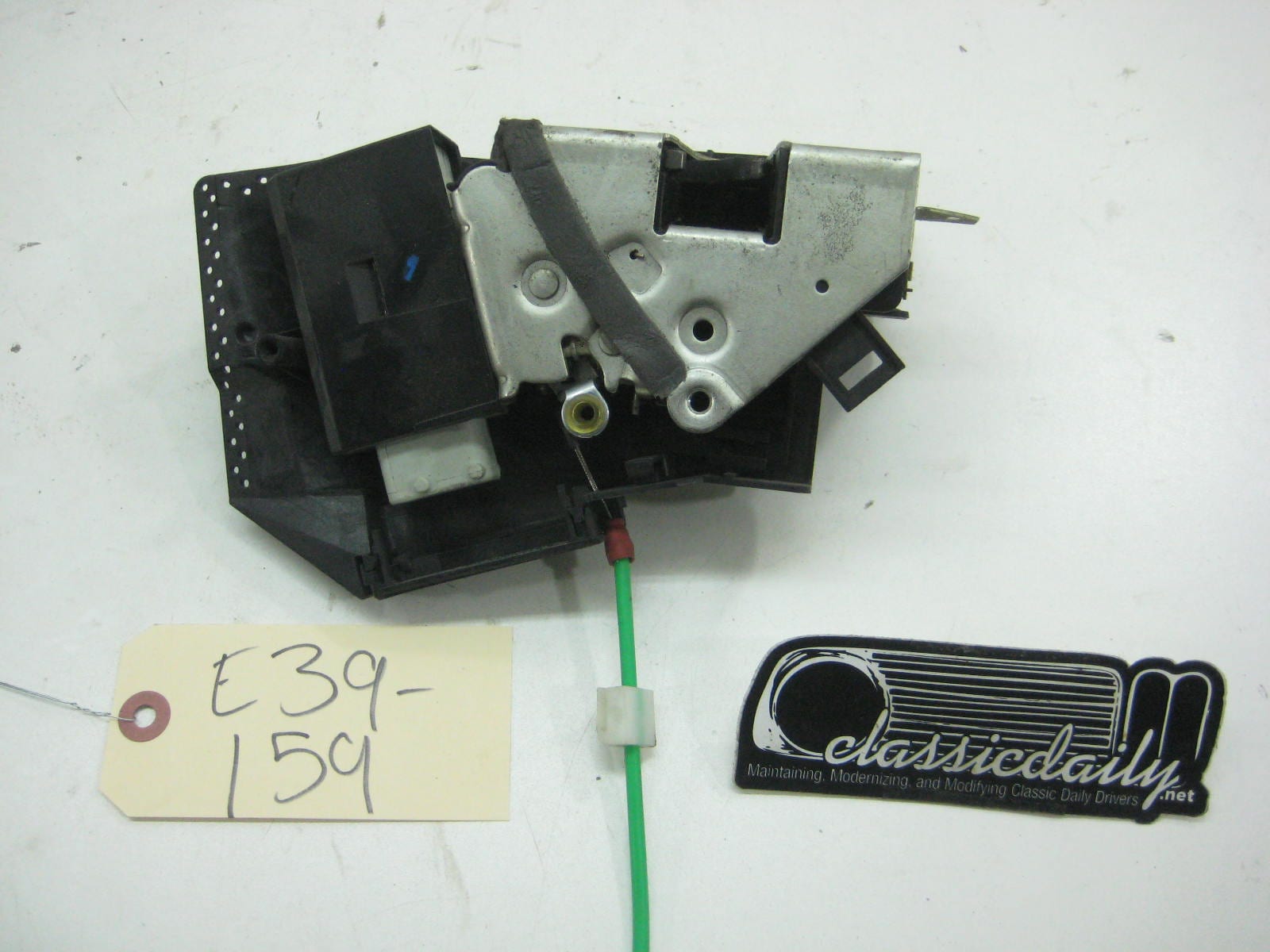 bmw e39 528 530 540 right passenger front door latch assembly