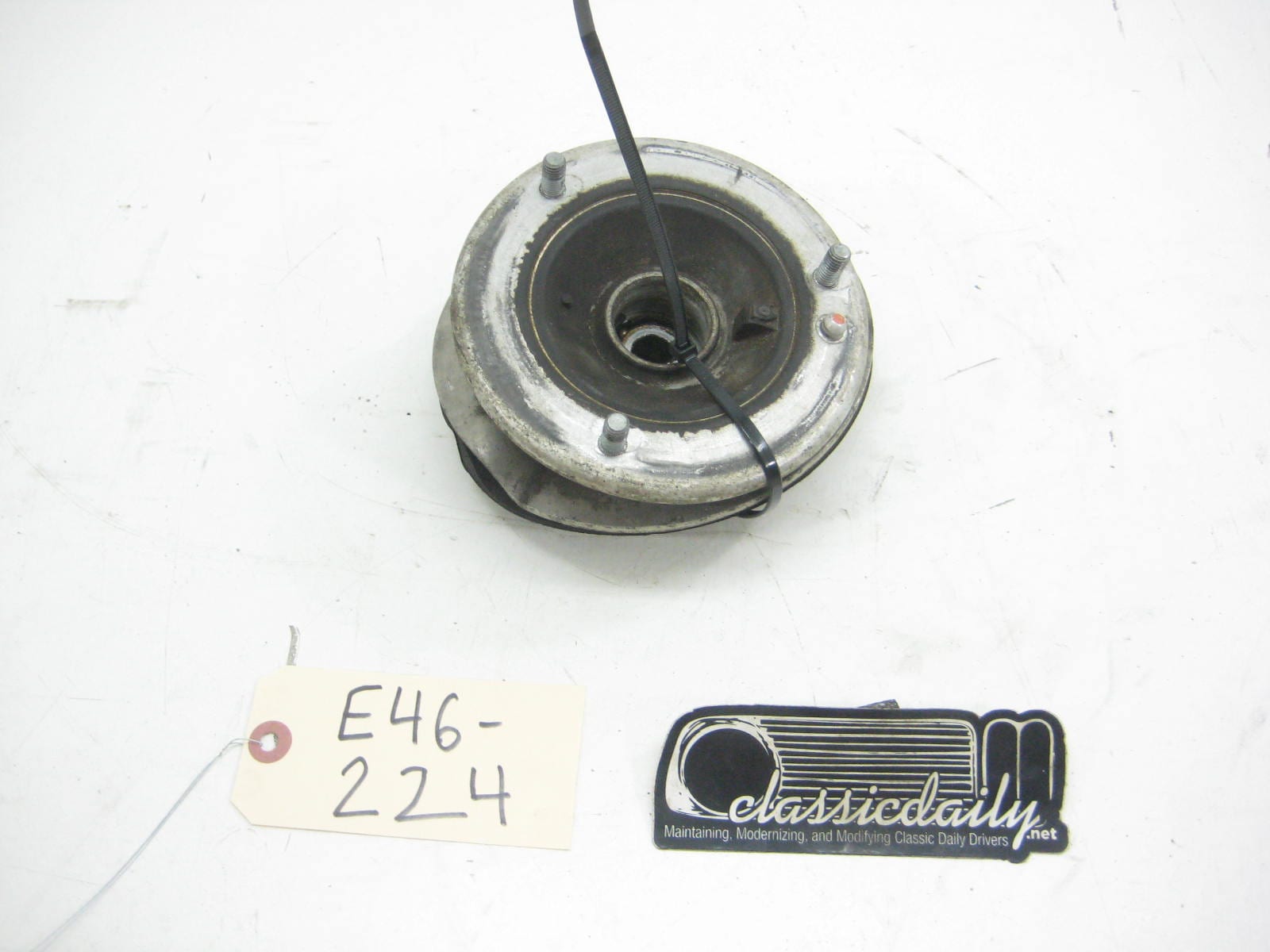 used parts front strut mount