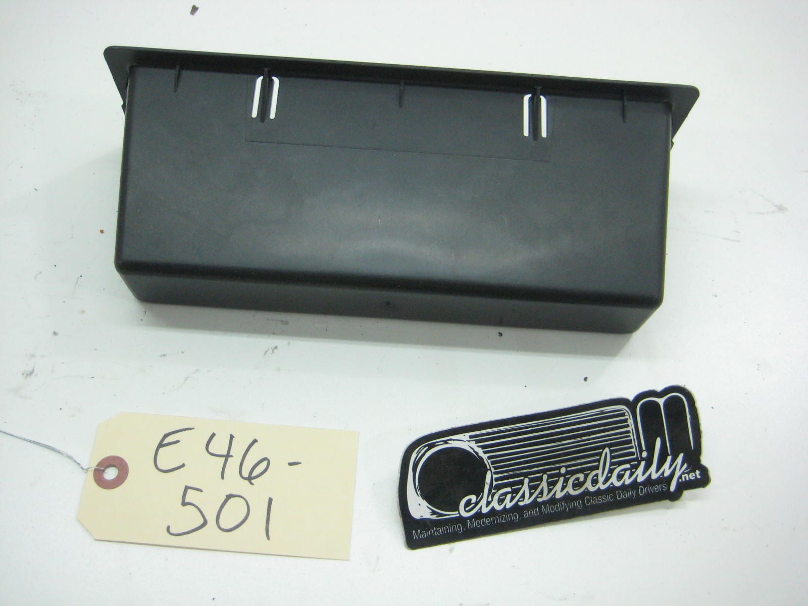 bmw e46 325 330 compartment box console 51 47 8 243 085