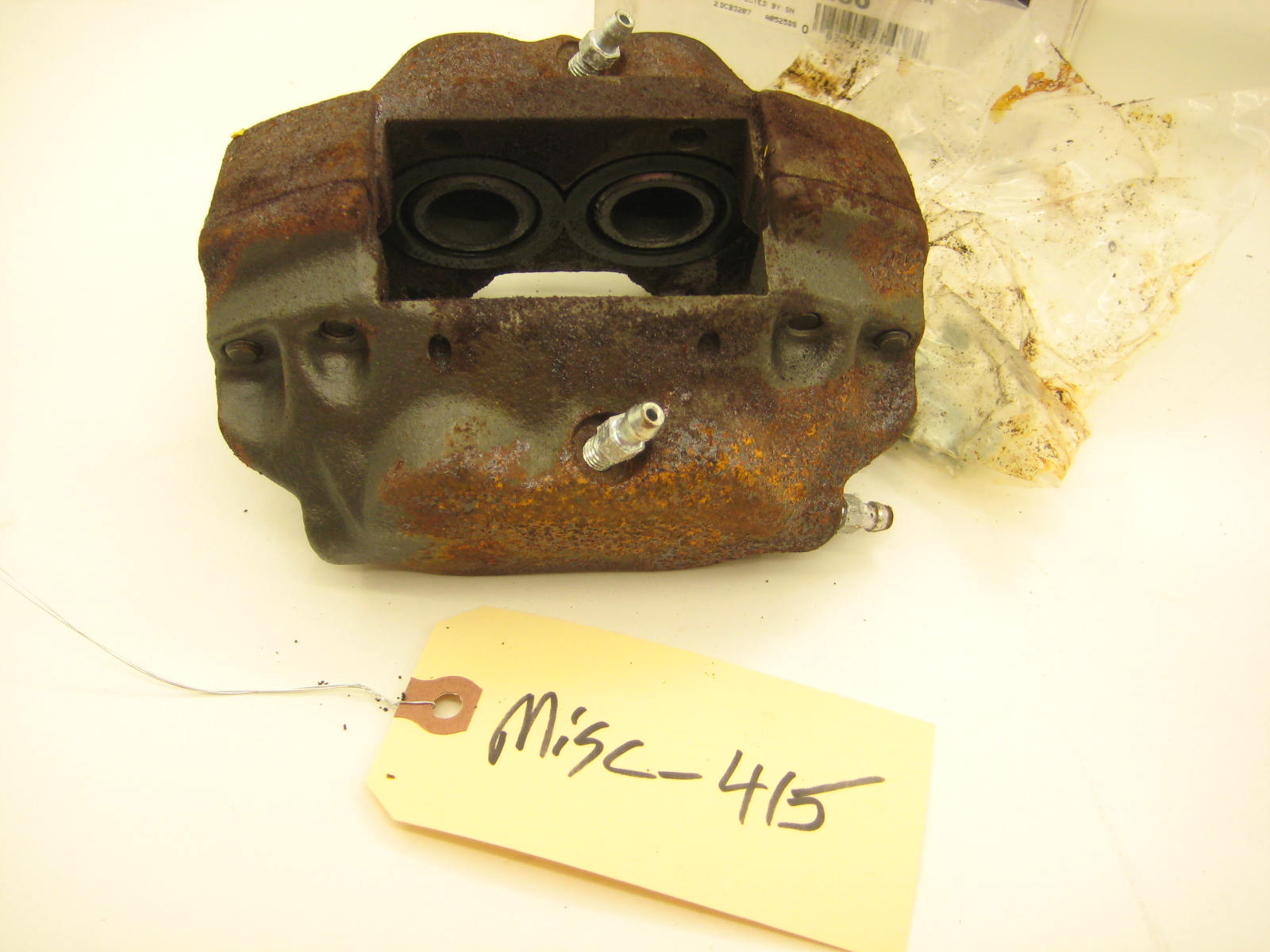 bmw 2002 2002tii e10 front right brake caliper